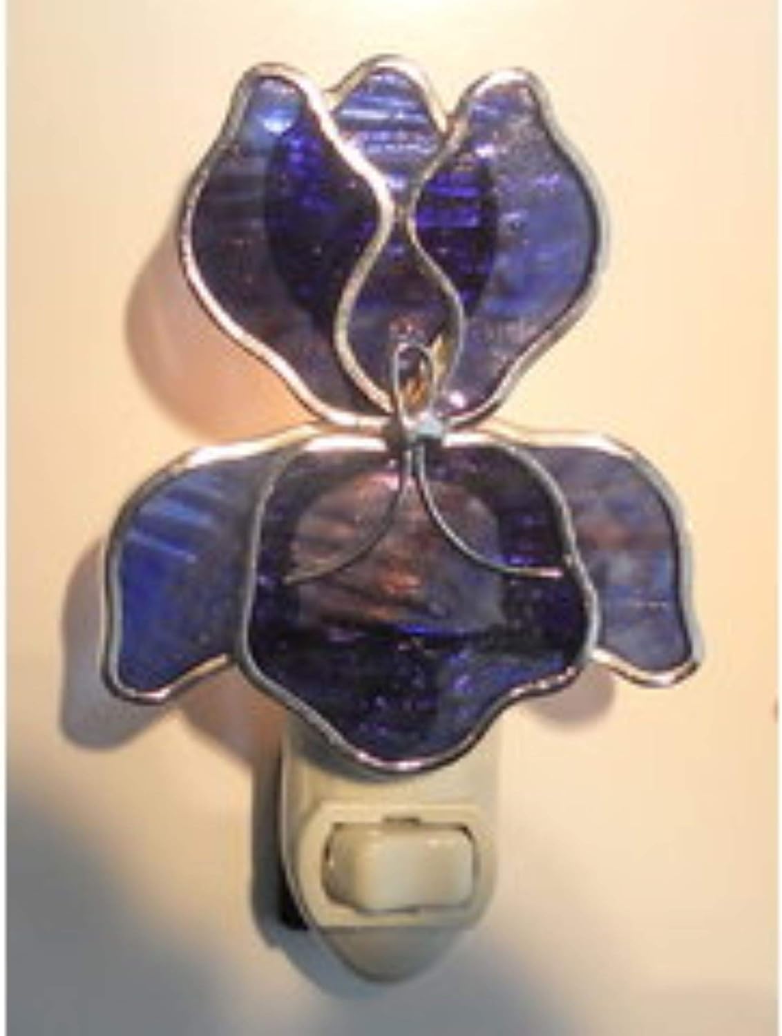 JGS Purple Iris Night Light – Made from Real Glass with Silver Finish – 5W Bulb Included – Standard Plug-in Base – Floral Nightlight for Hallway, Bathroom, Bedroom from Juhlin Glass Studio