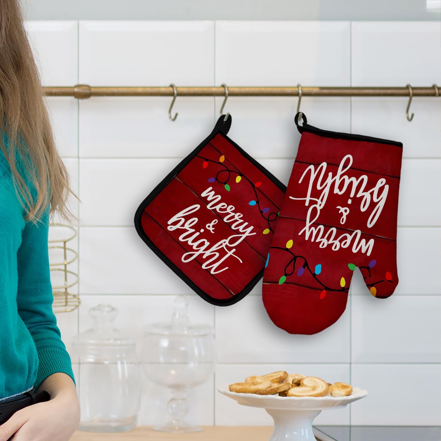 Mingnei Red Christmas Oven Mitts and Pot Holders Sets, Merry and Bright Christmas Heat Resistant Pads Kitchen Decor for Cooking Baking BBQ Grilling, Christmas Oven Glove Set, Christmas Kitchen Gifts - Image 3