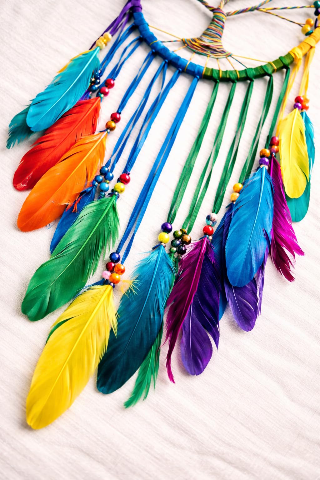 Unbekannt Oma Dream Catcher – Tree of Life Weiß Wildleder Traumfänger mit Federn & Holz Perlen – Groß Größe – 91,4 cm Lang x 27,9 cm Durchmesser Marke Beige
