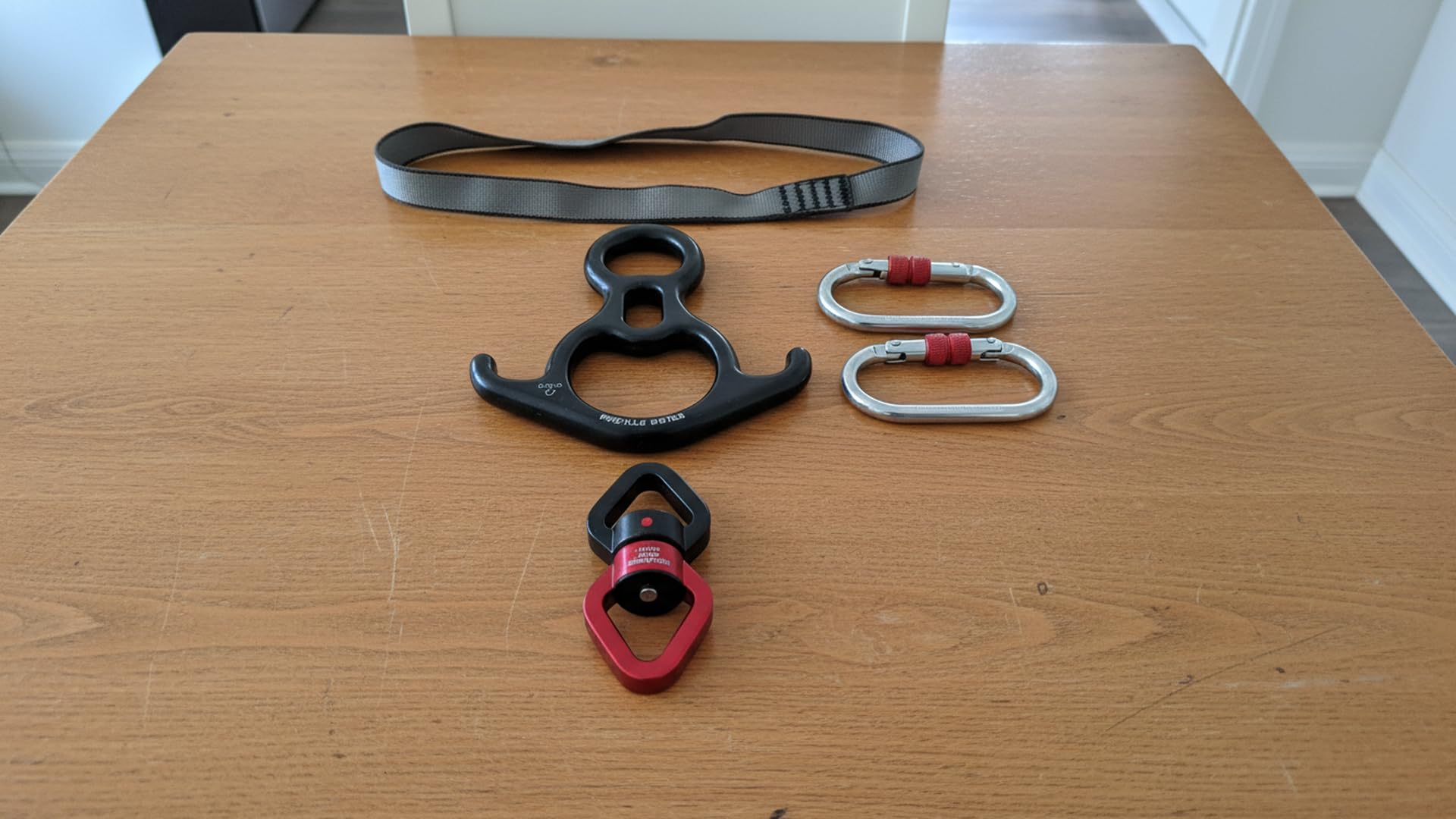 Aerial Aufhängeset (Rigging Set) – Wirbel + Figurachter + 2 Karabiner + Rundschlinge ohne Deckenanker für Babyschaukel, Yogatuch, Kuschelhöhle, Luftakrobatik