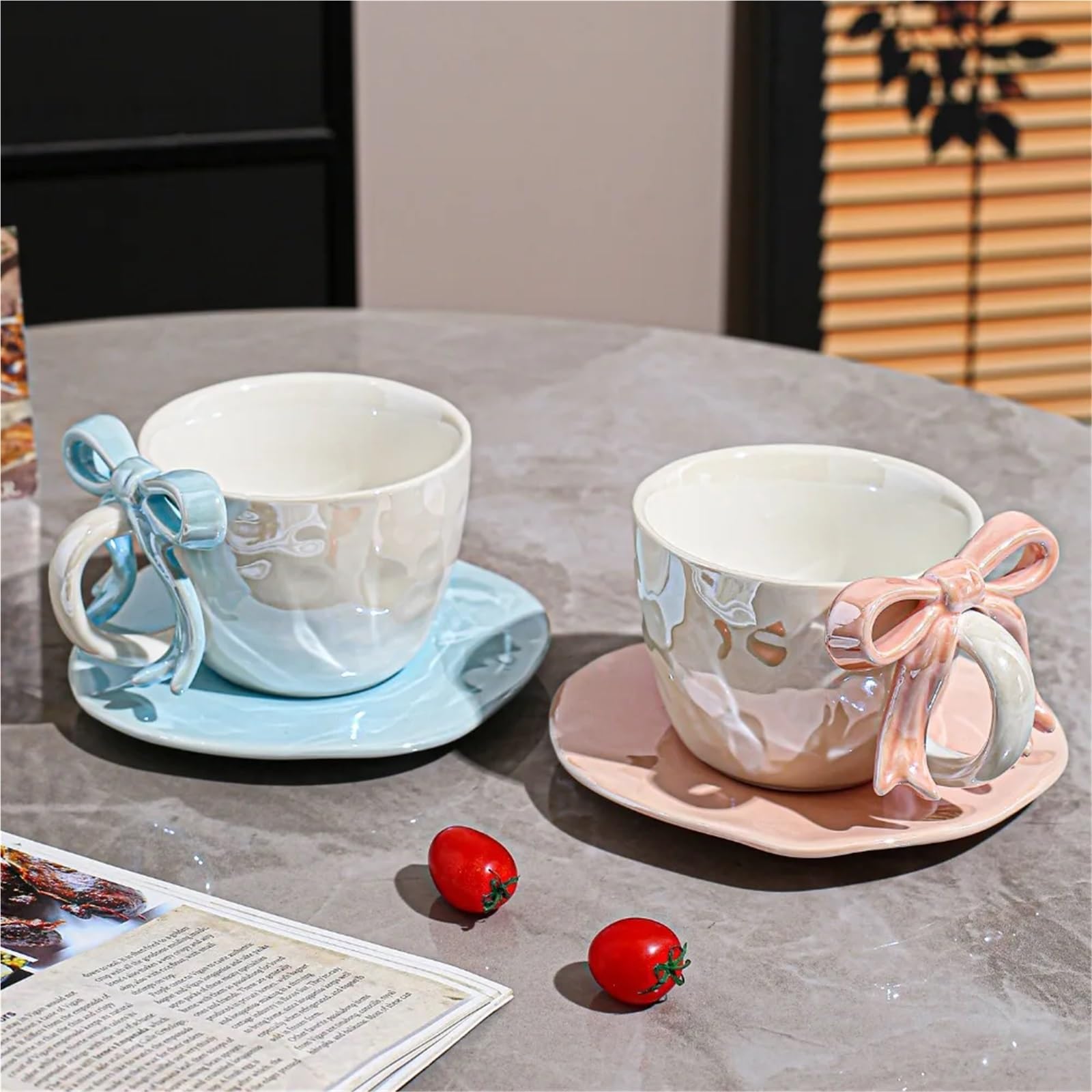 Tassen, Becher und Untertassen, Keramik-Kaffeeset, 380-ml-Bogengriffdesign mit Untertasse, Latte-Art-Tasse, elegantes Tee- und Kaffeeset für Damen(Red)