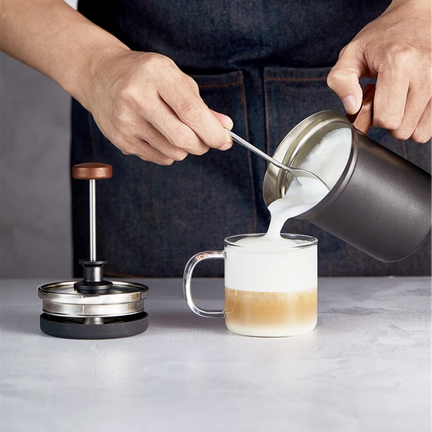 Manual Milk Frother Stainless Steel Handheld Milk Frothing Pitchers Hand Pump Milk Foamer with Filter Screen 200ml for Milk Coffee Cappuccino Latte Hot Chocolate