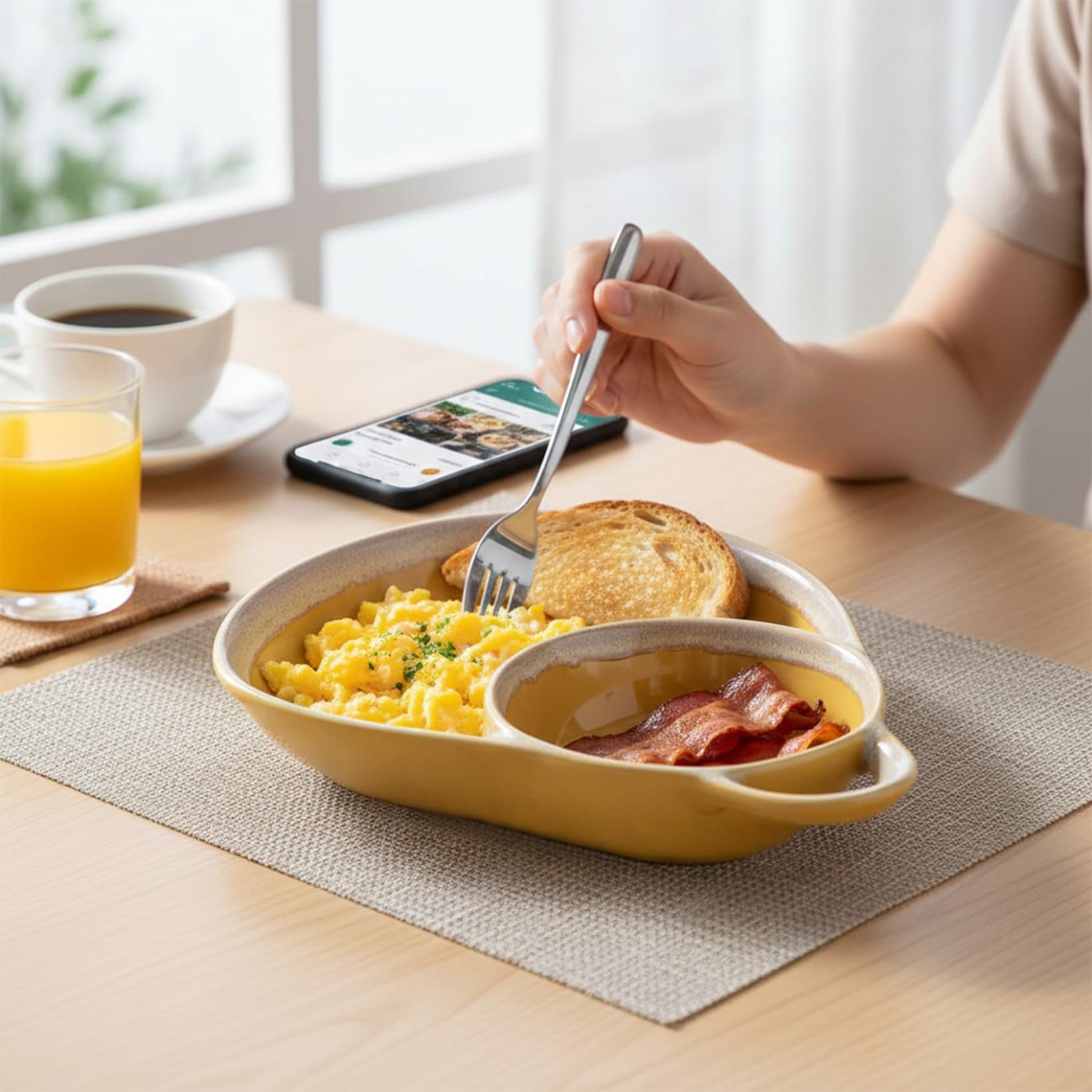 Ciotola in ceramica a forma di ventaglio, divisa in due scomparti, ideale