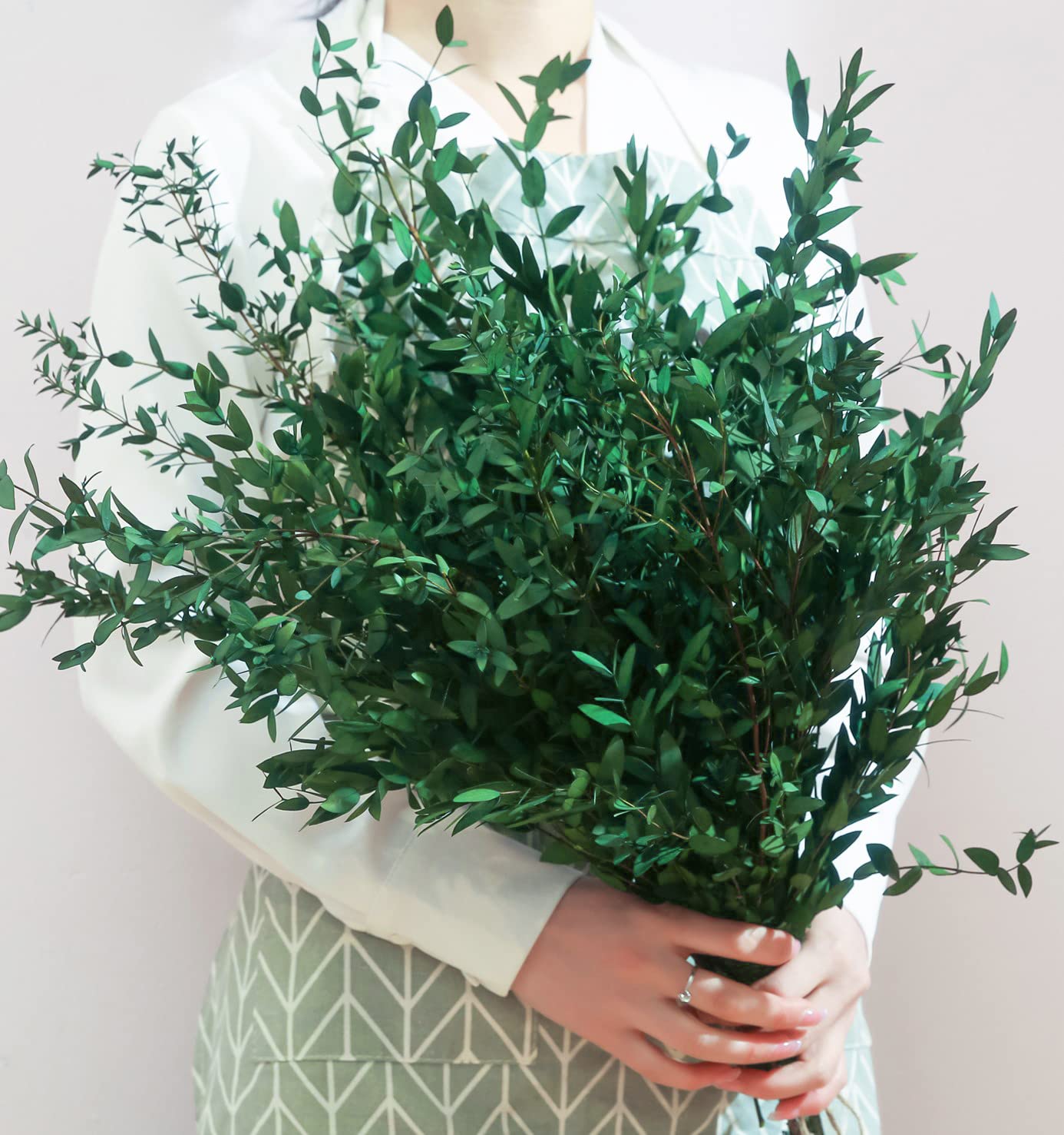 Saipro20+ Small Branches Dried Eucalyptus Preserved Greenery Stems, 7-14 Pcs 17'' 4oz Natural Real Eucalyptus Bundles for Shower, Green Leaves Plant for Arrangement, Wedding, Home, Office Decor