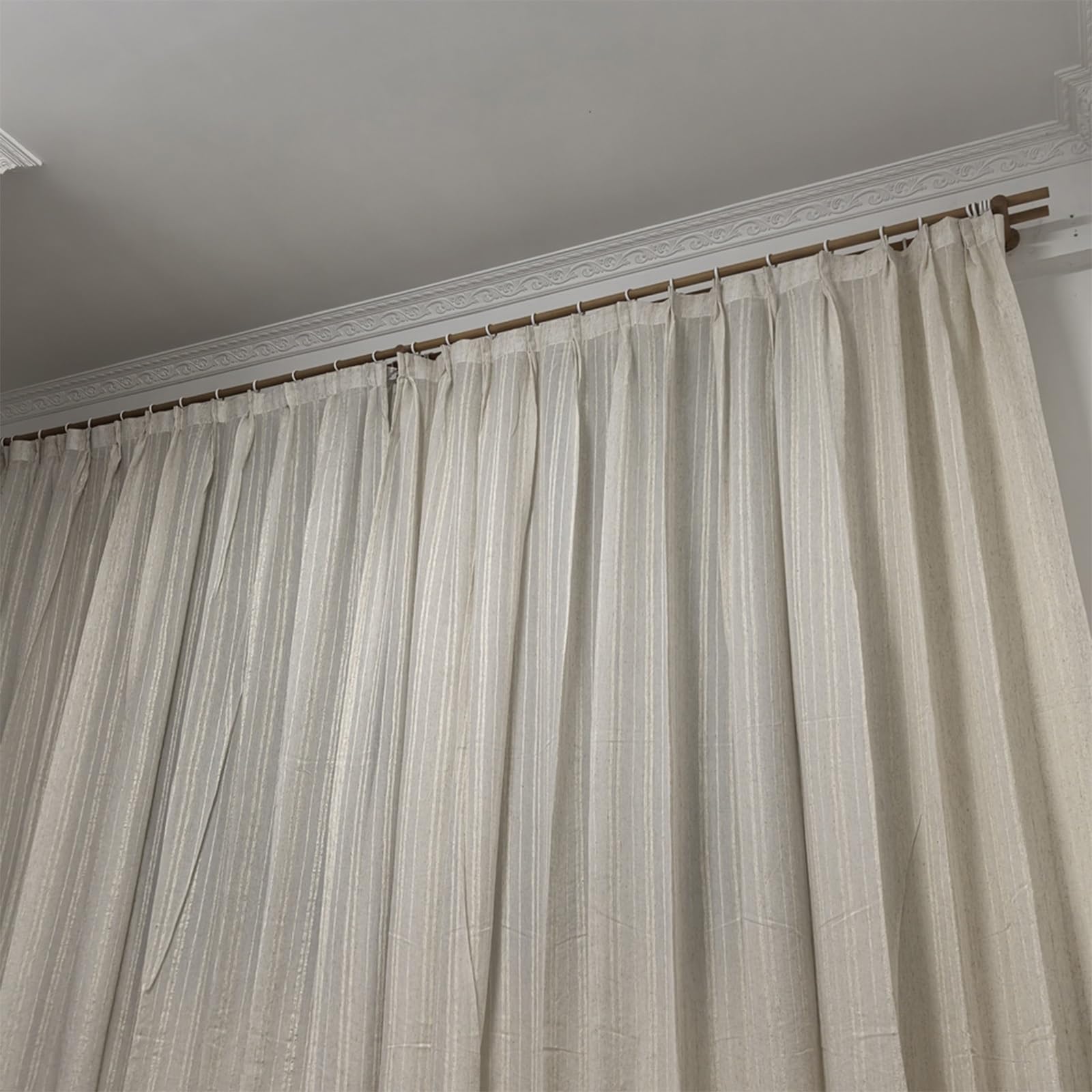 Tringle à rideau romaine en bois massif de 160 cm – Tringle simple silencieuse avec support perforé – Parfaite pour chambre à coucher et décoration d'intérieur confortable