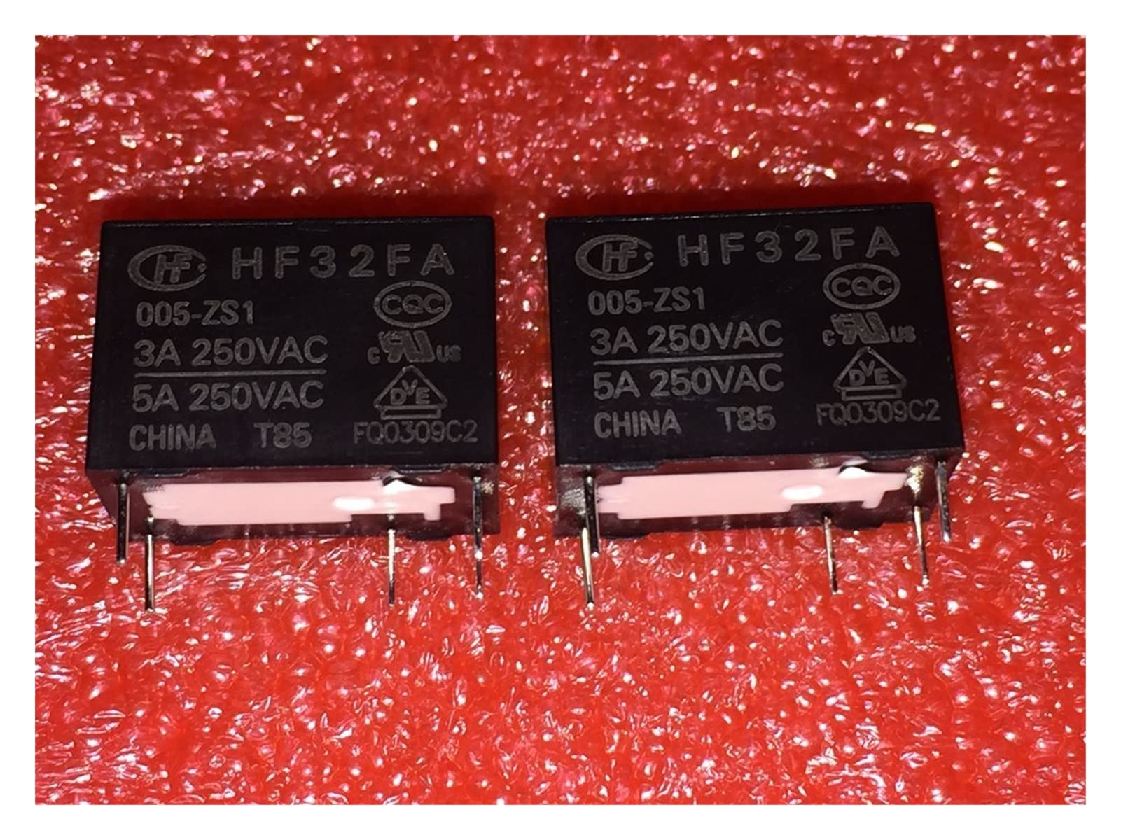 Relais HF32FA-005-ZS1 JZC-32FA-005-ZS1 5VDC 5A Commutateur Miniature 5 Pins