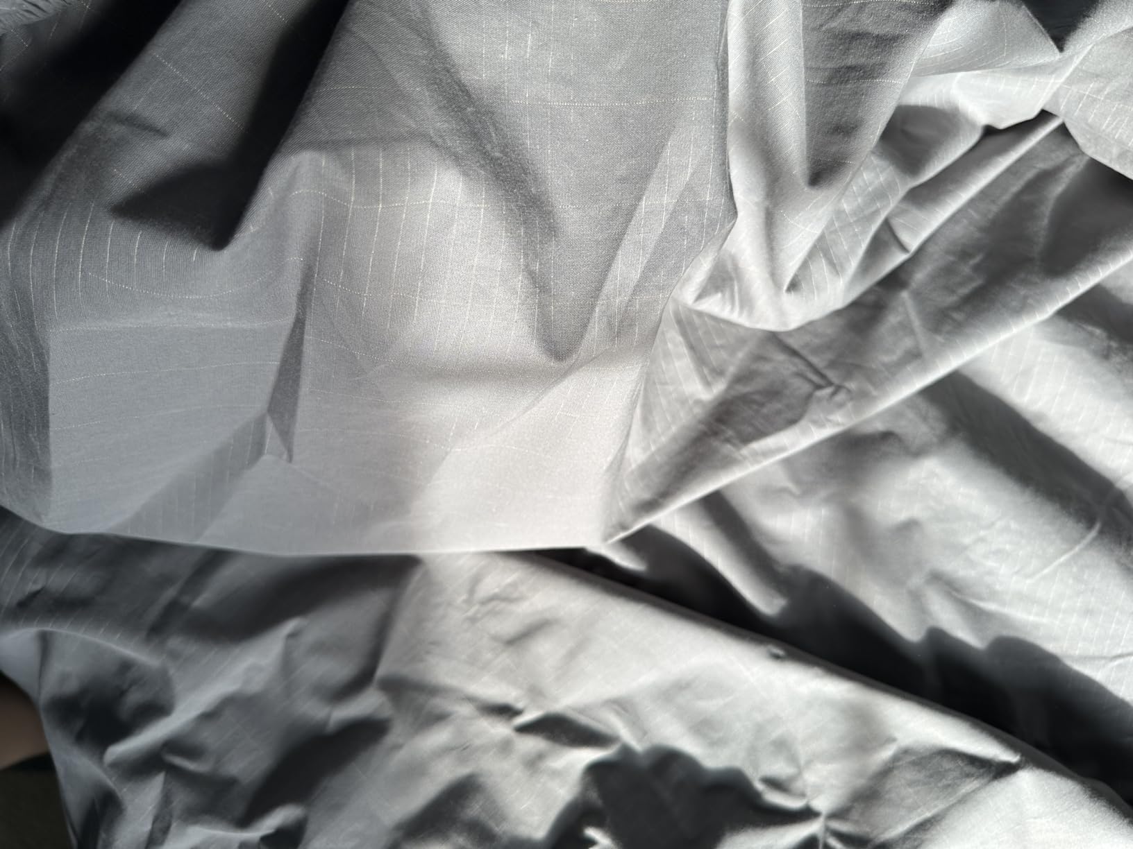 Fitted Grounding Sheets for Earthing, 5% Silver Fiber + 95% Certified Organic Cotton for Better Sleep and Pain Relief. Deep Pockets. Includes Grounding Wristband & Cords