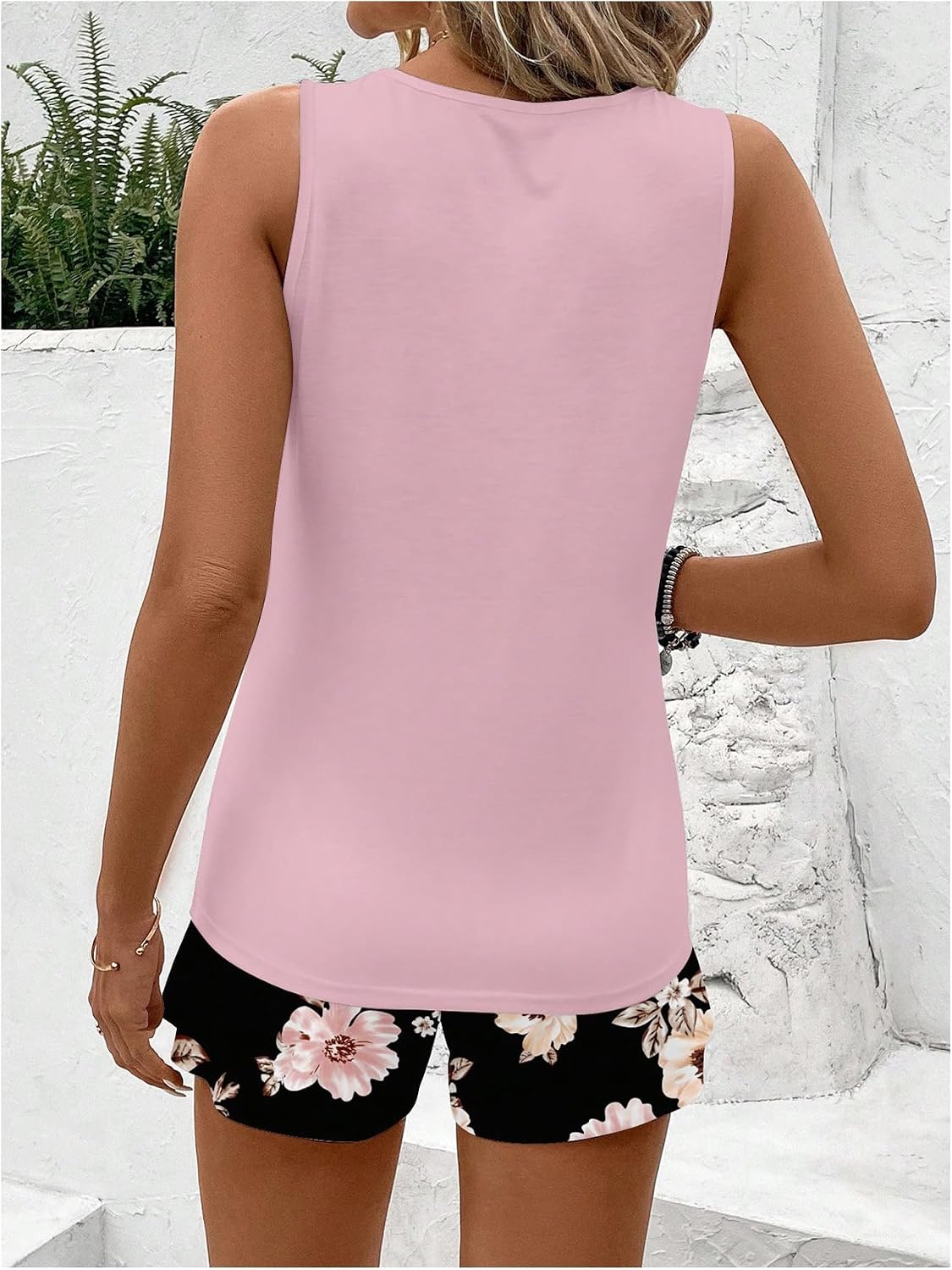 SOLY HUX Women's Plus Size 2 Piece Summer Vacation Outfits Sleeveless Tank Tops and Floral Print Shorts Set