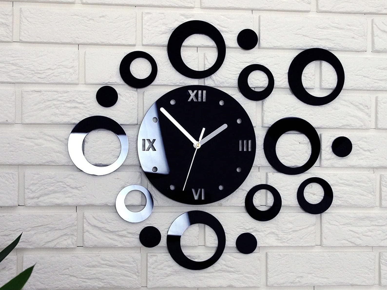 HUMPBACK Round Shape Acrylic Wall Clock for Living Study Hall Dining Roman Modern Time Piece for Home Office (Black_Round)