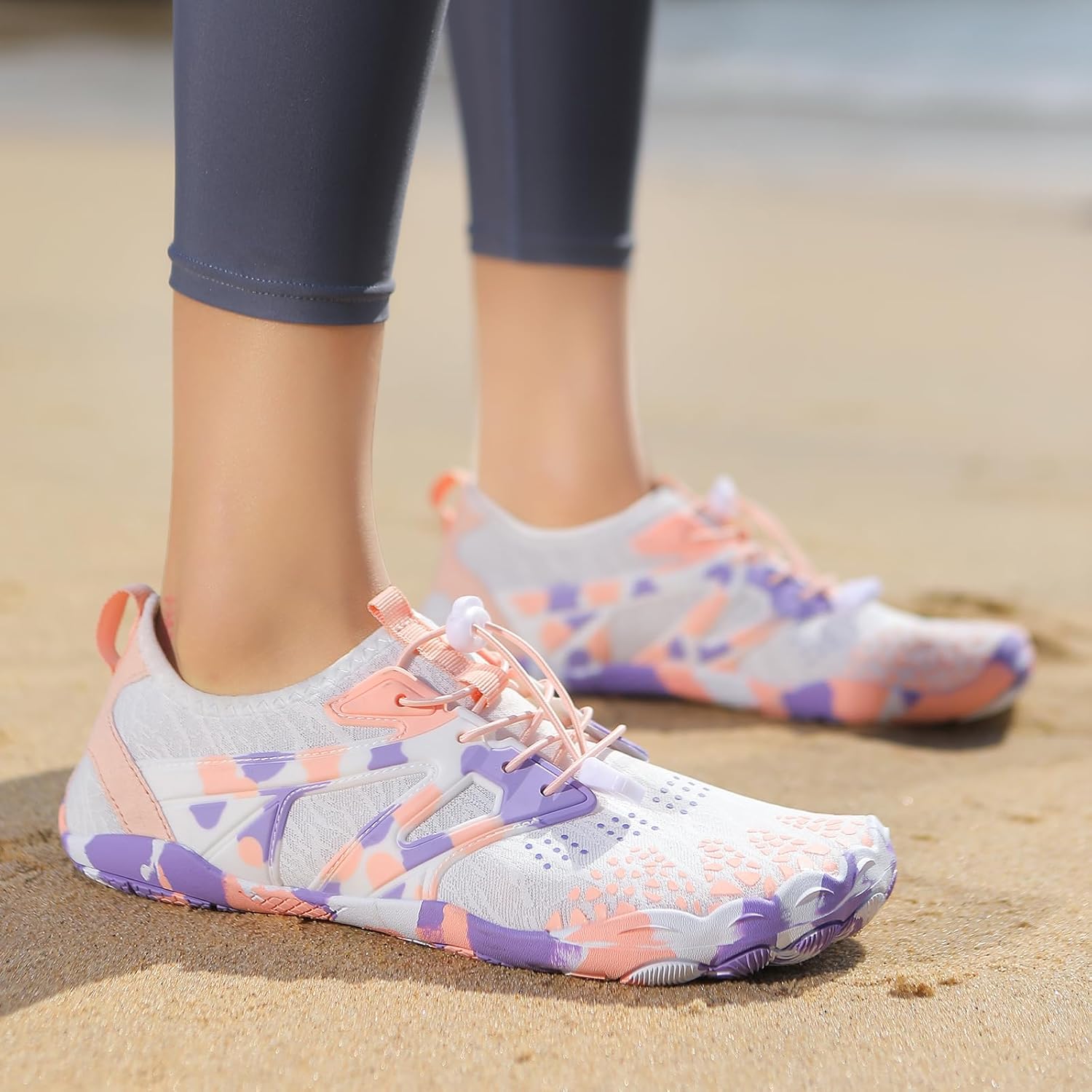 Unisex water shoes, quick-drying beach sneakers, lightweight mesh unisex slip-on barefoot stream-trekking shoes, stretchy and breathable rubber-soled water socks—a portable design ideal for swimming pools, snorkeling, cruises, and lakeside walks.