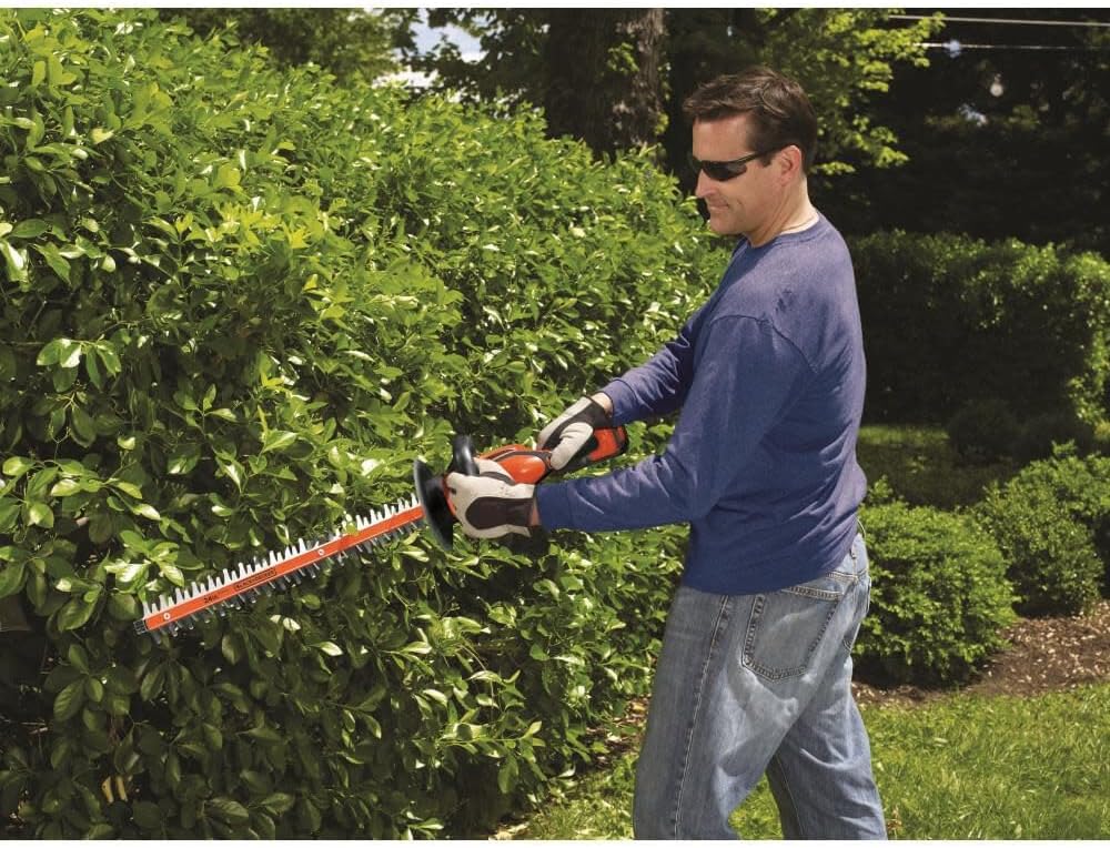 black+decker 40v max* 24 in. cordless hedge trimmer with powerdrive, tool only (lht2436b)