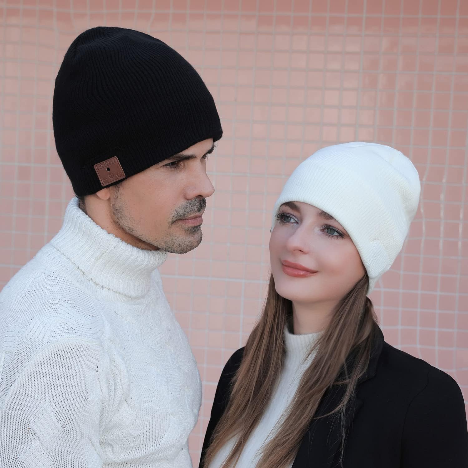 beanie Bluetooth, MUSICBEE Bluetooth V5.2 Wireless Knit Winter Cap, 24 Hour Play time, Built-in Microphone and HD Stereo Speakers(White