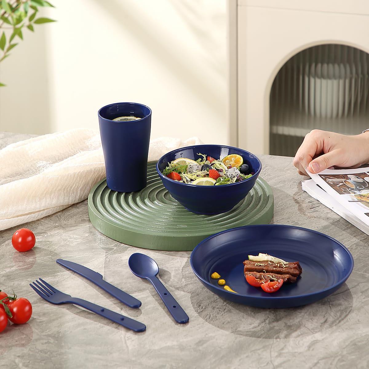 Utensili da campeggio per 2 con ciotola, piatto, tazza, cucchiaio, forchetta, coltello e borsa per il trasporto, accessori da campeggio in plastica Attrezzatura essenziale per viaggi, picnic