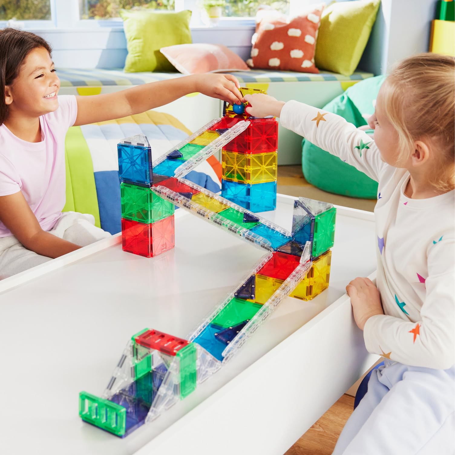 Magna-Tiles® Rail Racers Deluxe 90-teiliges Magnetbauset - Die Original Magnetbaumarke