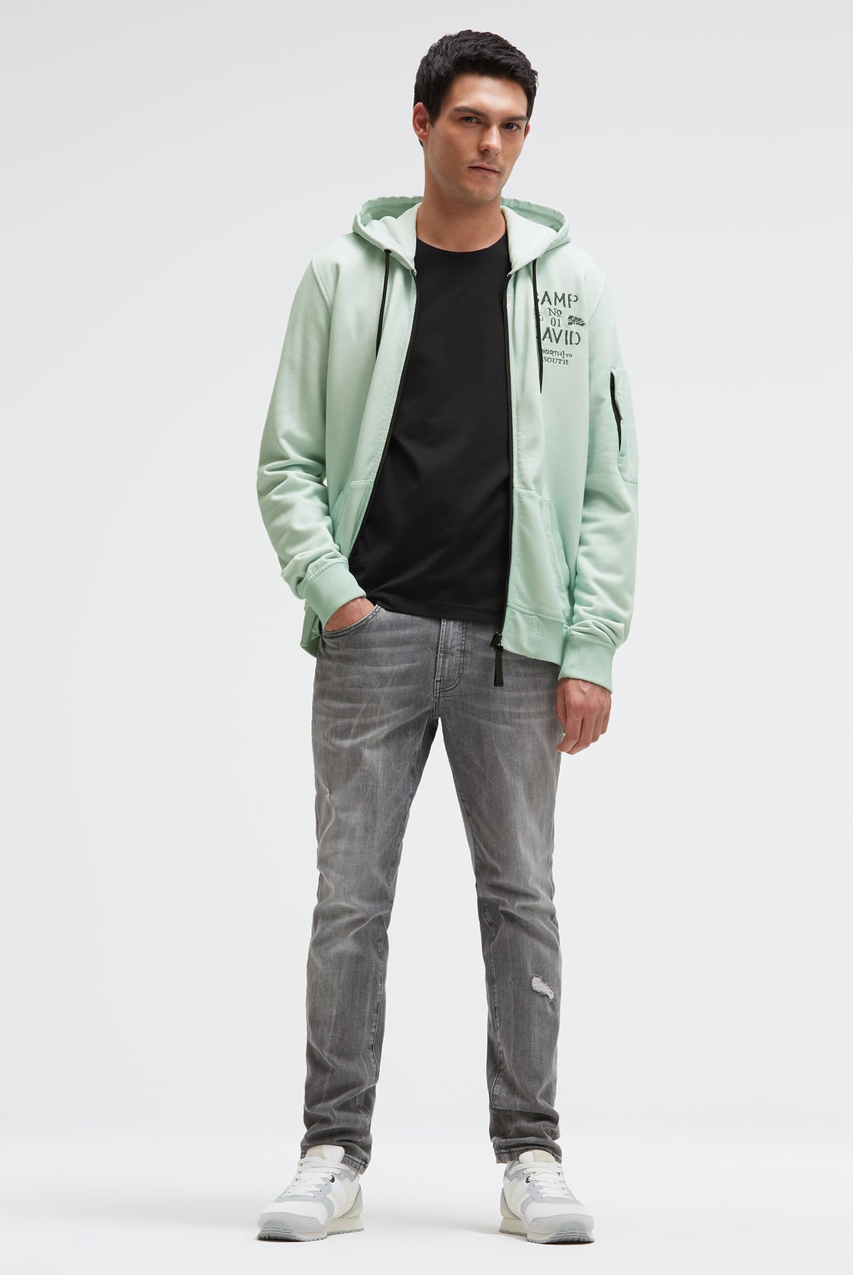 Camp David Herren Kapuzensweatjacke Oil Dyed mit Rücken-Artwork