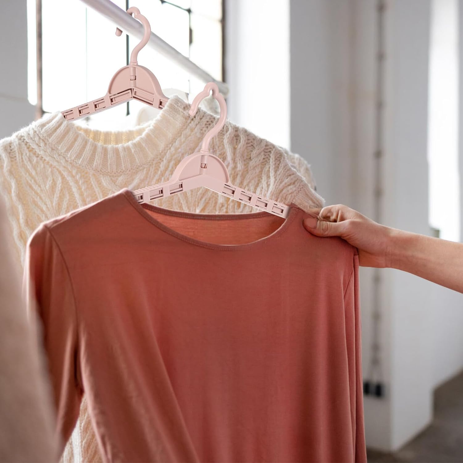 8pcs Retractable Folding Clothes Hangers Multi-Function Wide Coat and Suit Hangers for Men and Women Space-Saving Closet Organizer Pink