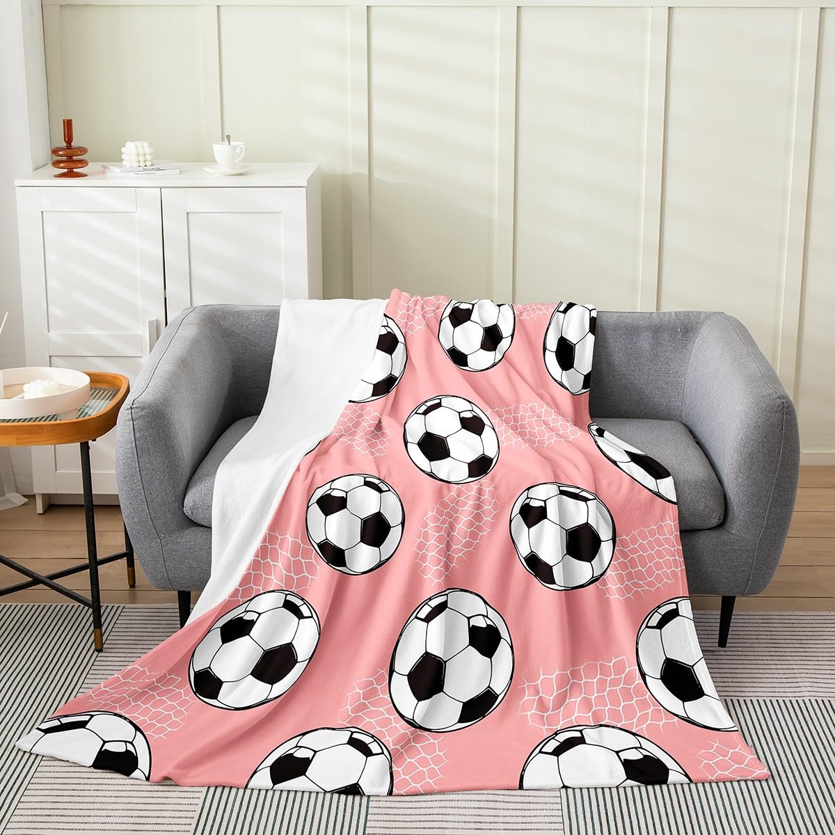 Couverture foot rose flanelle enfant pour des soirées cocooning