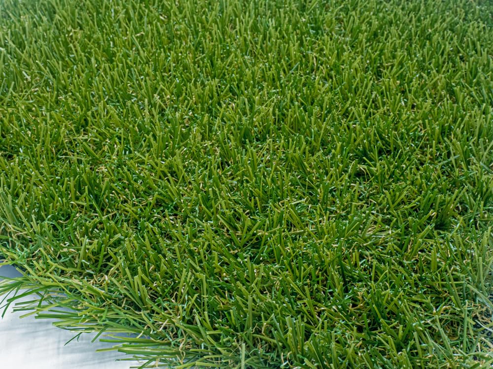 Gazon synthetique EDOUARD Hauteur totale 30 mm. Rouleau 2 x 5 m. 10 m2. Gazon très doux et garantie resistance UV 5 ans. Fibre en 4 couleurs Vert