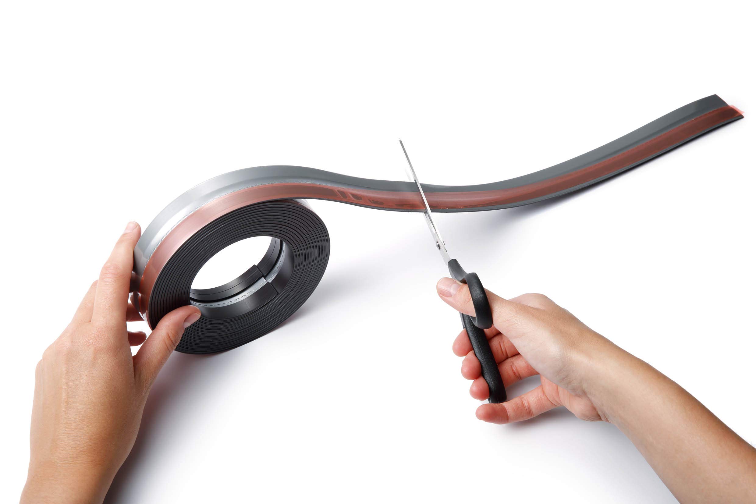 Durable pasek magnetyczny Durafix Roll 5 m, samoprzylepny pasek do magnetycznego mocowania dokumentów, możliwość indywidualnego docinania, czarny, 470801