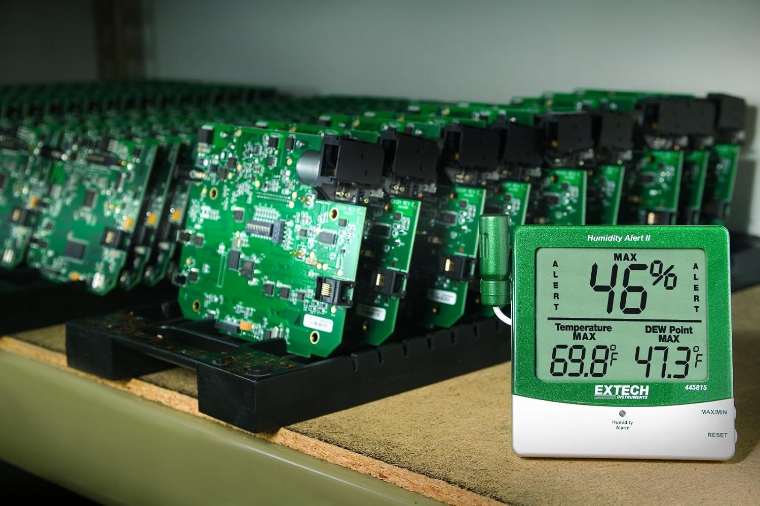 Extech 445815 Hygro-Thermometer Humidity Alert with Dew Point Programmable Alarm warns of High Humidity Conditions