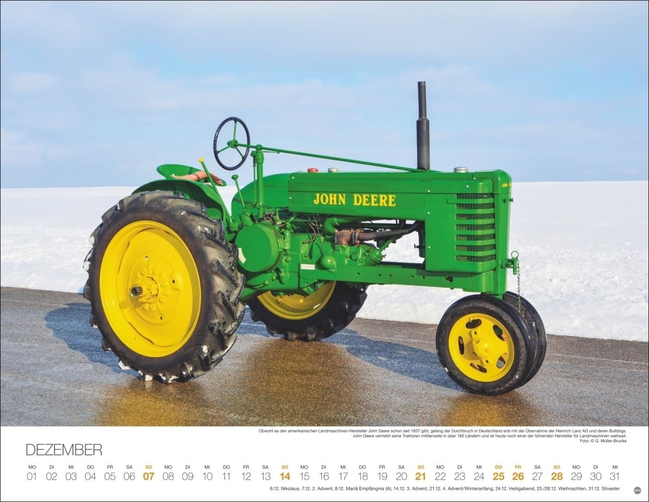 Starke Traktoren Posterkalender 2025: Exklusiver Wandkalender mit 12 beeindruckenden Traktoren. Hochwertiger Foto-Kalender 2025. Von Lanz über Porsche bis John Deere. 44 x 34 cm.