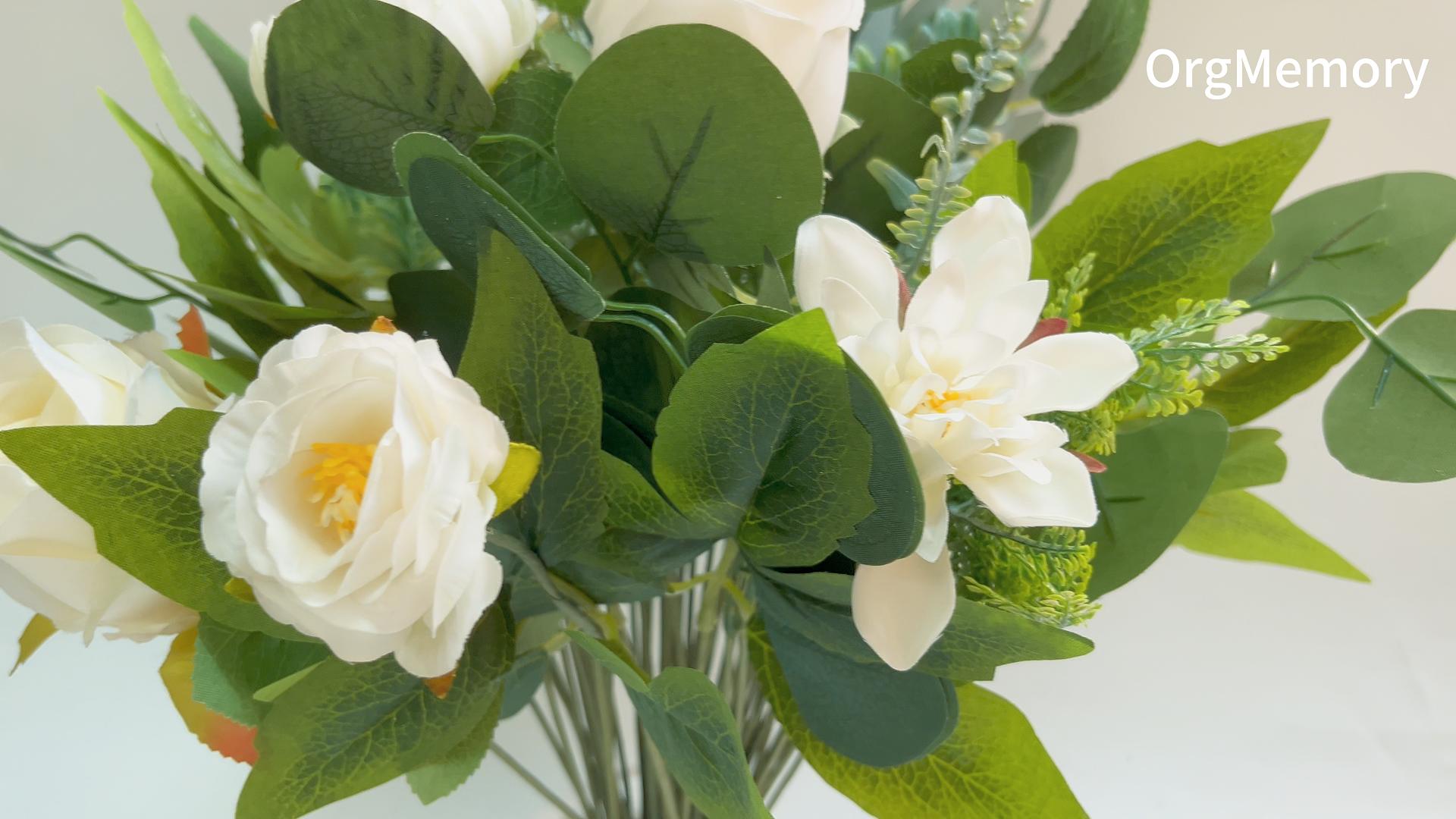 Weldomcor 10 Pezzi Foglie di Eucalipto Artificiali Piante Finte con Fiori Bianchi Rami Piante Decorazioni Verdi Composizione Floreale per Matrimonio Casa Soggiorno Balcone Giardino