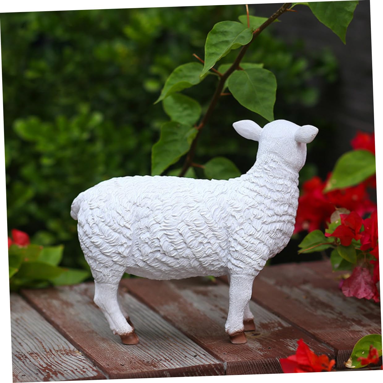 Tofficu Kunstharz Gartenschaf Dekofigur Klein Wetterfeste Schaffigur für Garten Terrasse Lebendige Outdoor Dekoration Geschenkidee für Gartenliebhaber