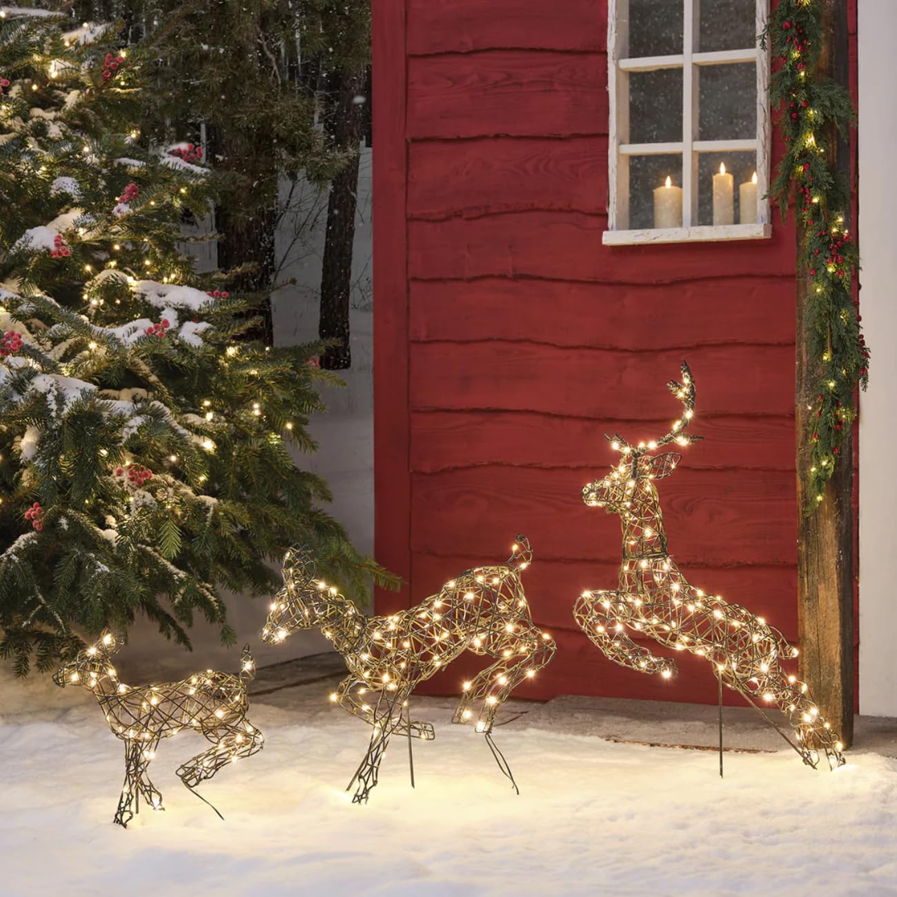 Lights4fun 3er Set Springende Harlow Rentierfamilie | mit warmweißen und kalten LEDs | Weihnachtsdekoration Hirsch Reh Rehkitz für Weihnachten | für innen und außen | mit Netzkabel [Energieklasse A]