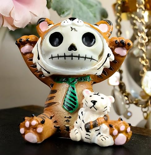 Ebros Gift Furry Bones Tigrr - Figura de esqueleto de tigre de Bengala con lazo verde en la selva de 2.5 pulgadas de alto, figura coleccionable de