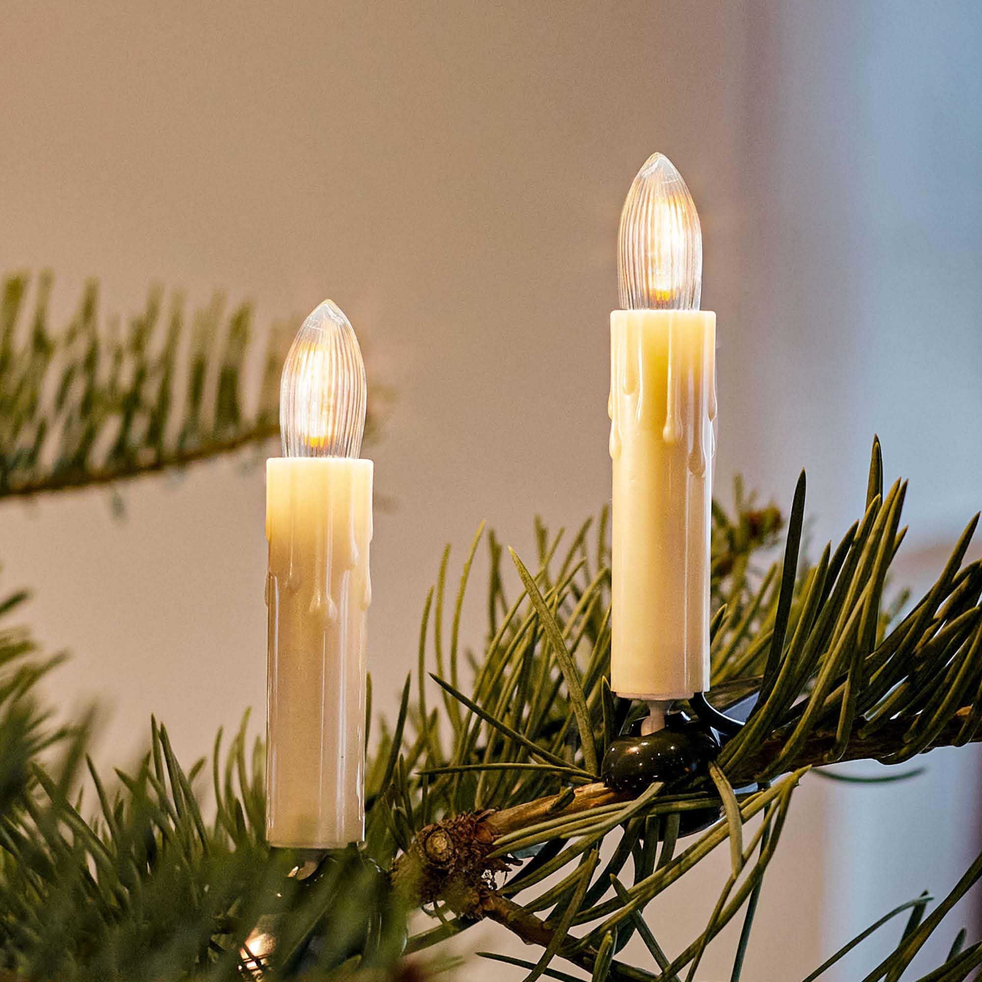 hellum Lichterkette LED-Filament mit Wachstropfen, Made in Germany, Riffelkerzen mit Clip, 20 Lichter, beleuchtete Länge 13,3 m, warmweiß, Schaft perlmutt, für Innen, teilbarer Stecker <59lm 814095