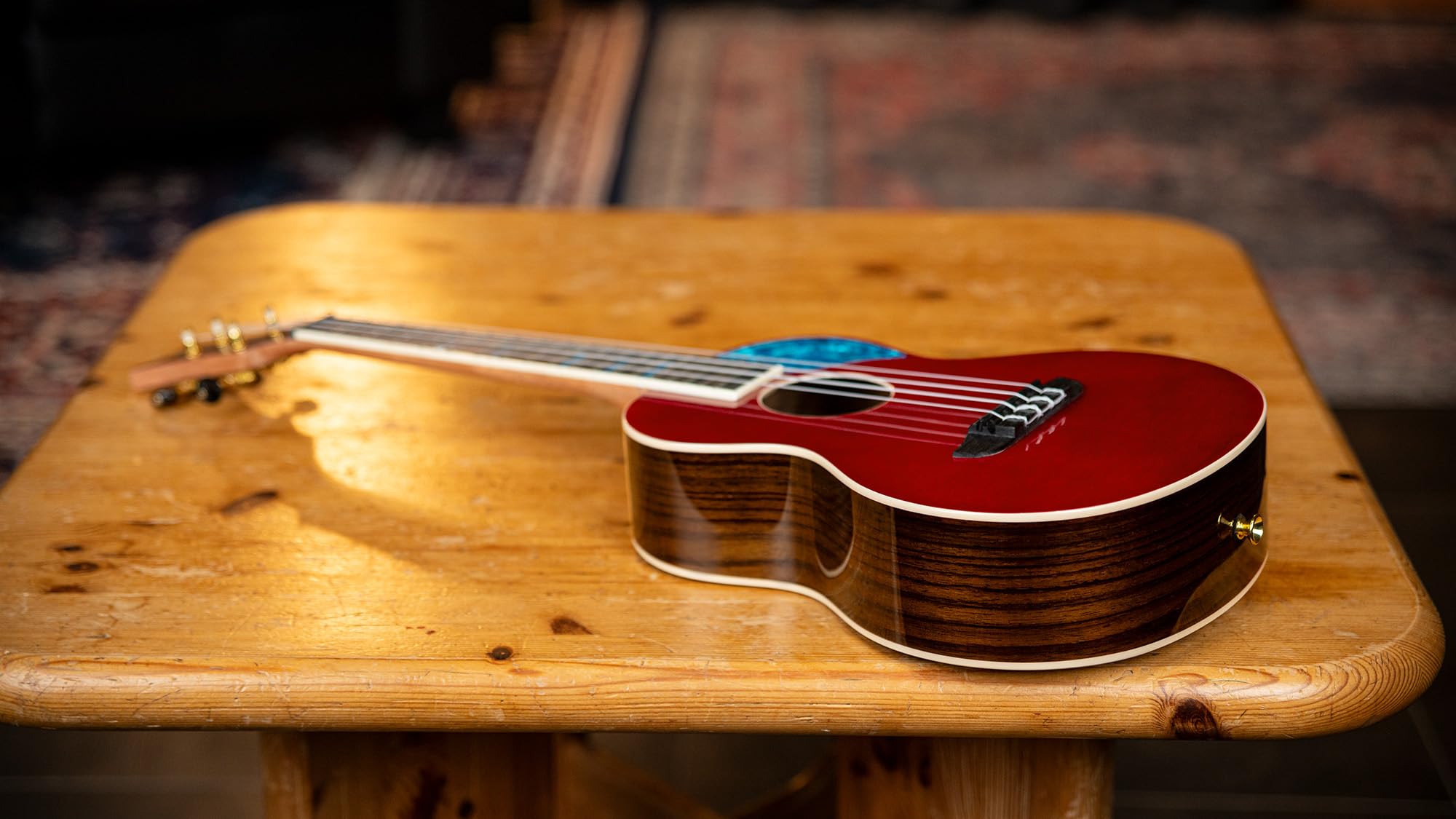 Ortega Guitars Ukulele Tenore Acustico – Ghost Series – Gig Bag Inclusa – Abete Rosso, Red (RUGH-SRT)