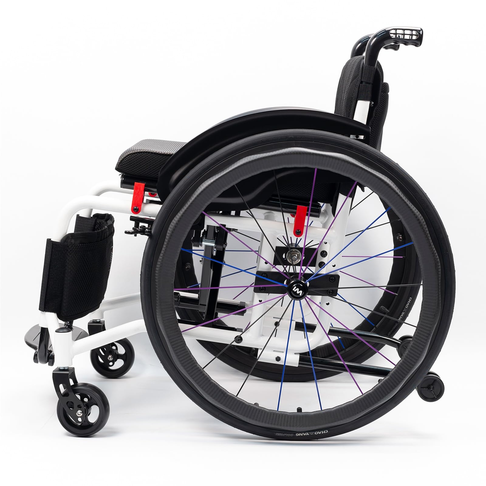 Sedia A Rotelle Sportiva Leggera Pieghevole,Sedia A Rotelle da Trasporto, Sedia A Rotelle in Lega di Alluminio, Sedia a rotelle Manuale semovente con Freno a Mano(Seat Width 40m/15.7in,A)
