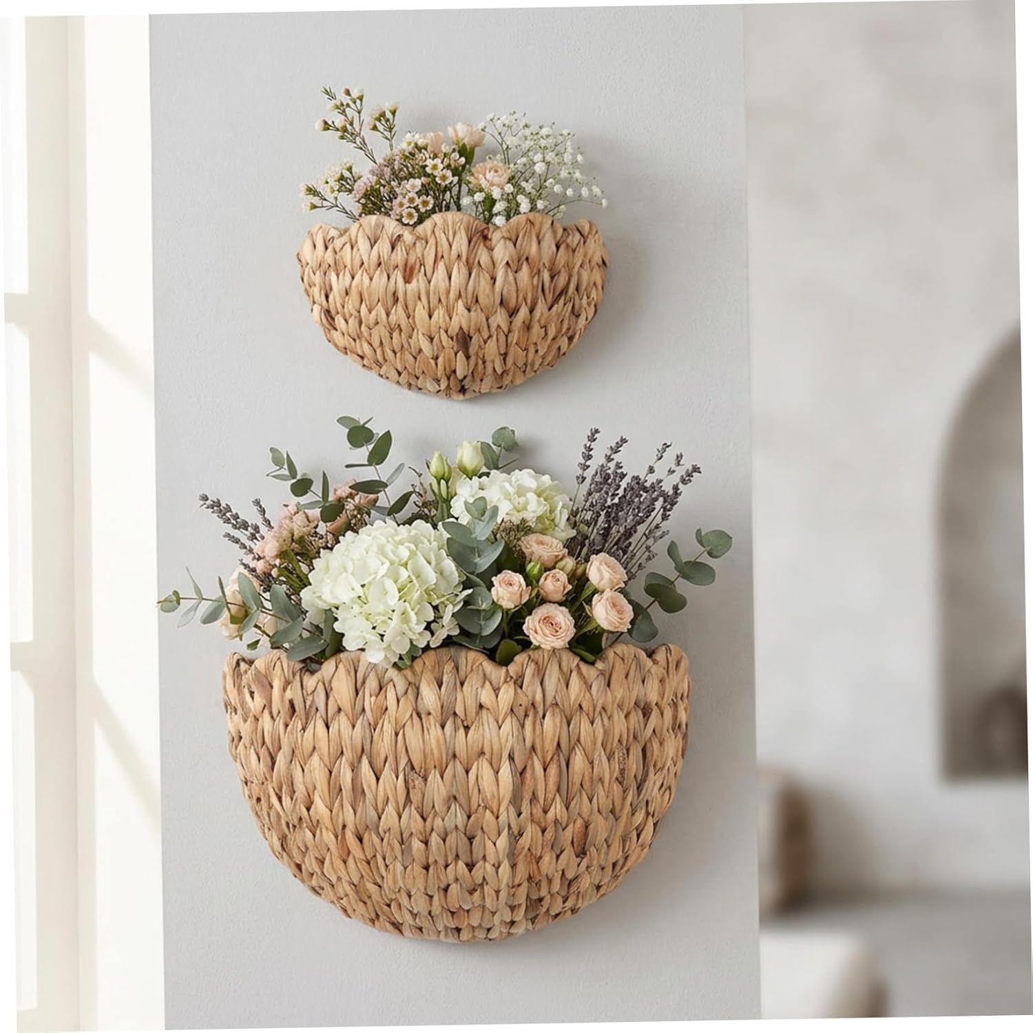Scalloped Wall Basket, Natural Wicker Wall Hanging Baskets for Home Decor, Handwoven Rattan Storage Basket for Flowers, Bathroom, Nursery, Large, Décorations de fête