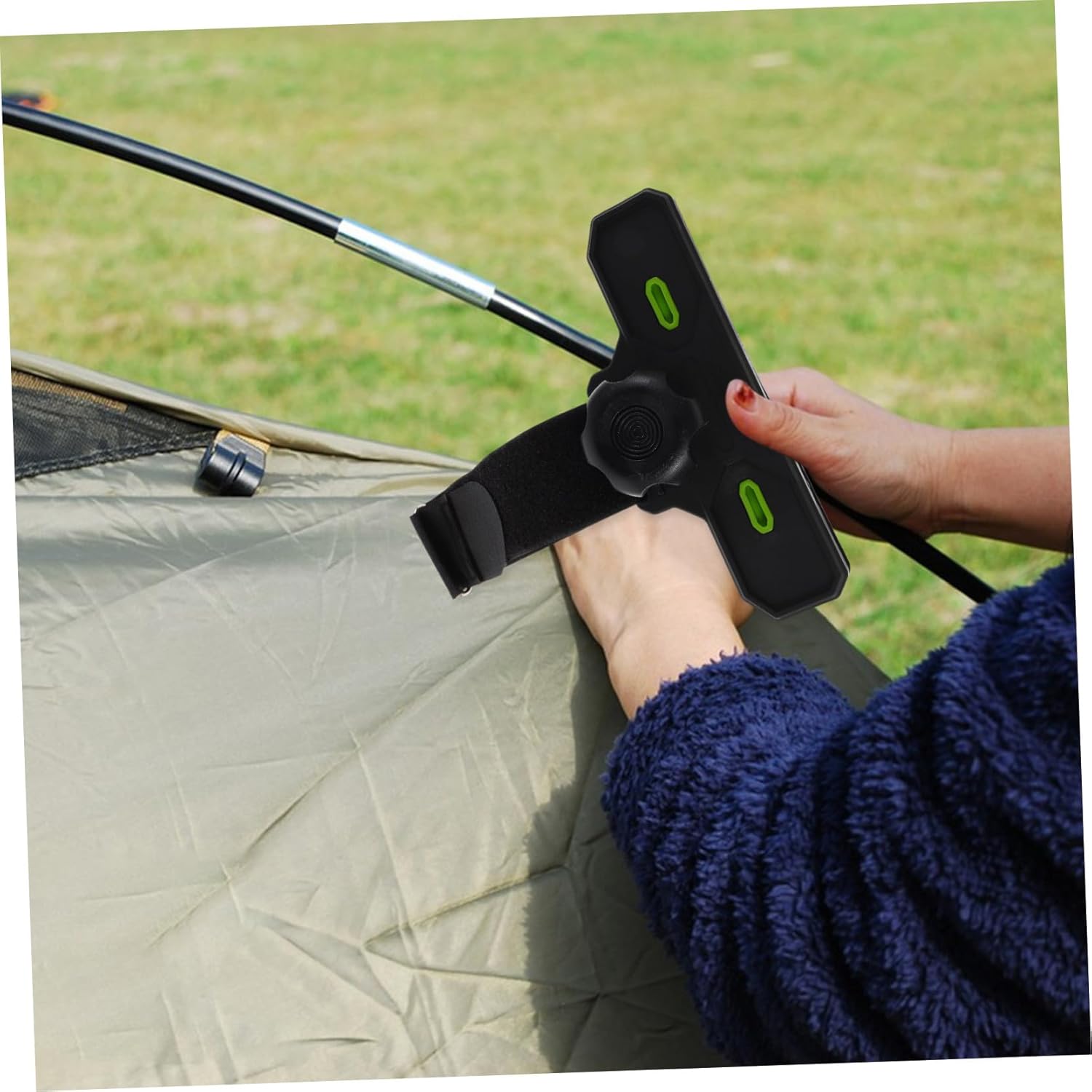 2pcs Heavy Duty Tarp Clips with Anti-Slip Hook Grip Weatherproof Outdoor Camping Clamp for Tent and Awning Stabilization Wind and Rain Resistant Canopy Hold Down Clips Black