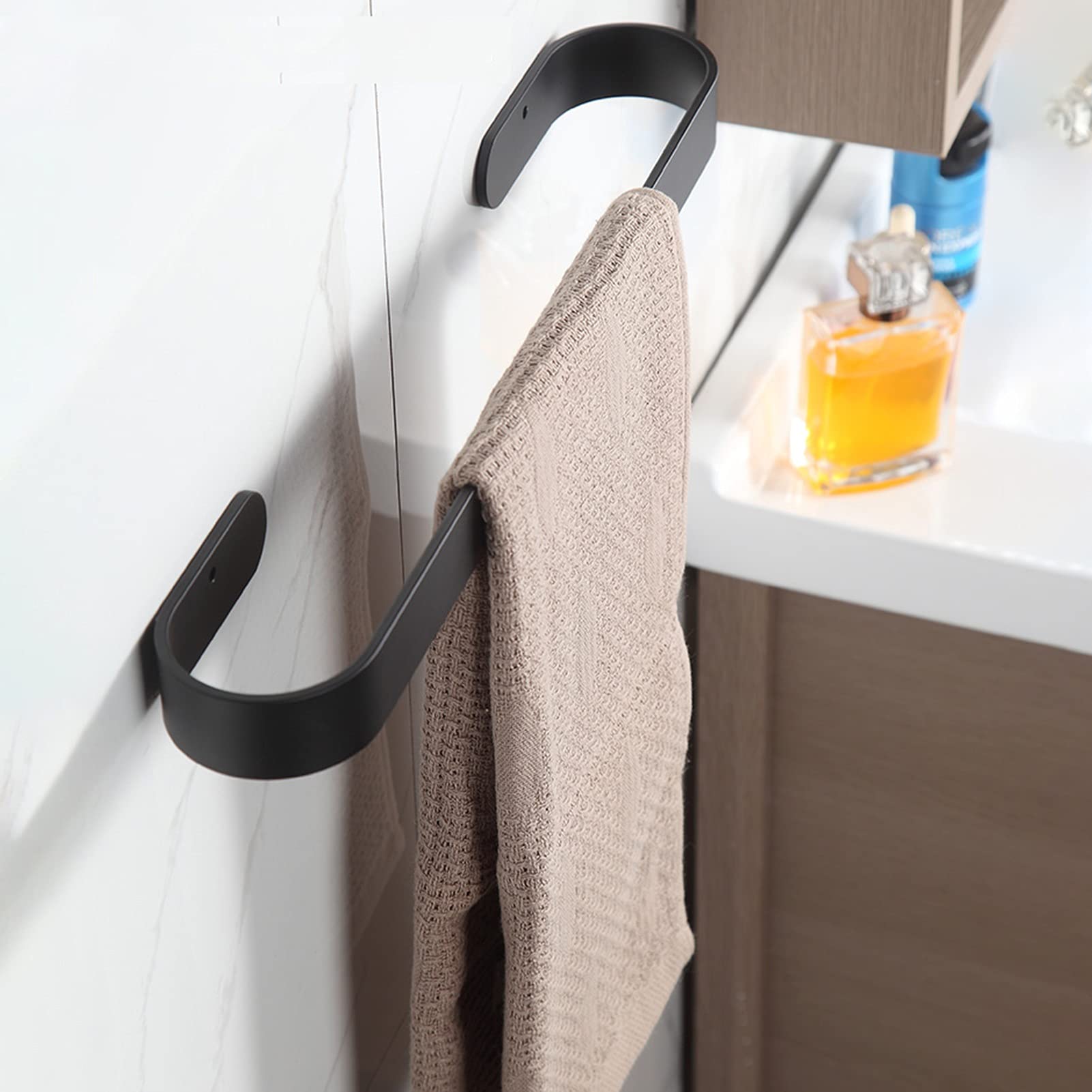Étagères porte-serviettes salle de bain et cuisine pour suspendre vos draps de bain
