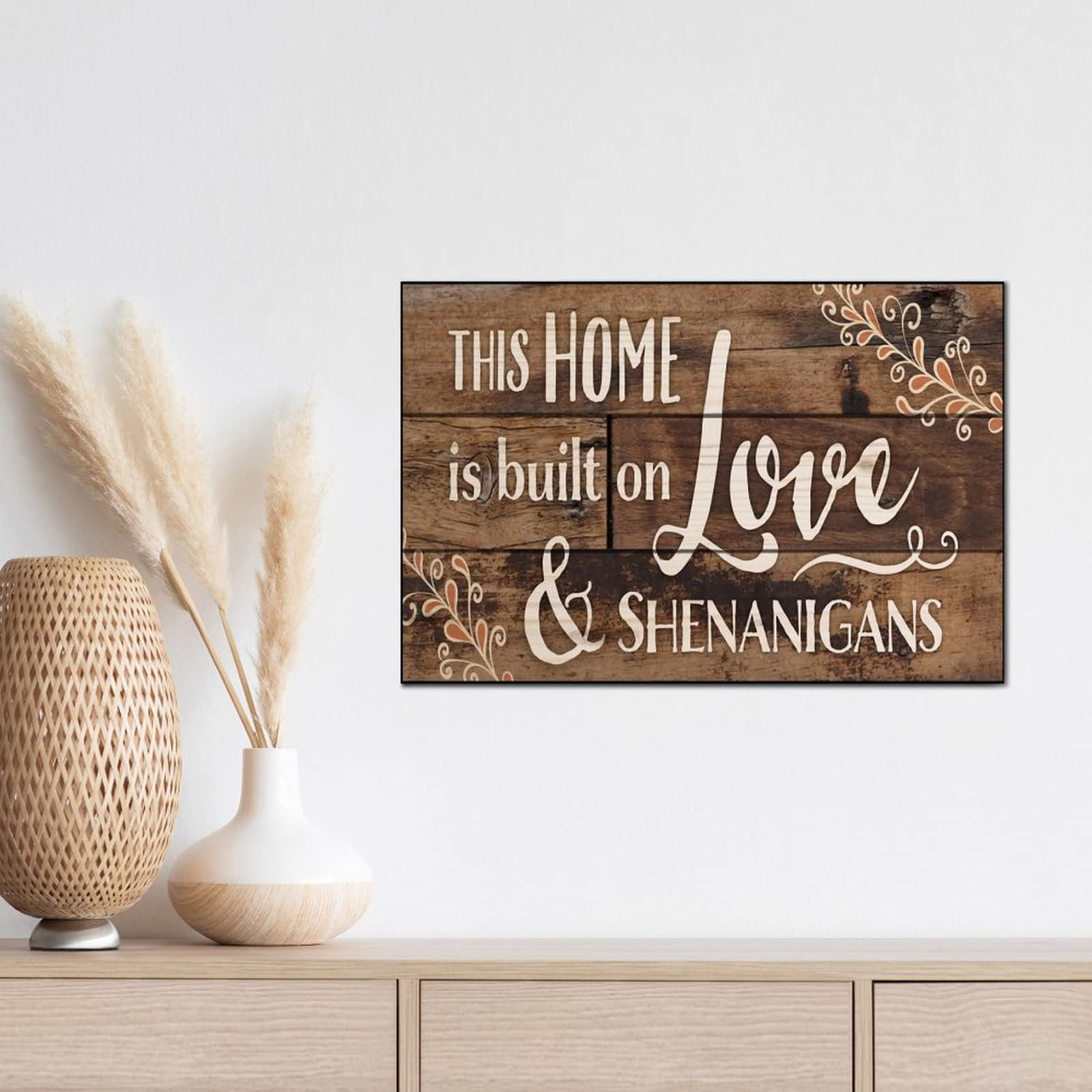 Plaque Rustique En Bois à Suspendre « This Home Is Built On Love » - Décoration Murale En Bois Parfaite Pour La Maison Et Le Bureau - 20,3 X 30,5 Cm
