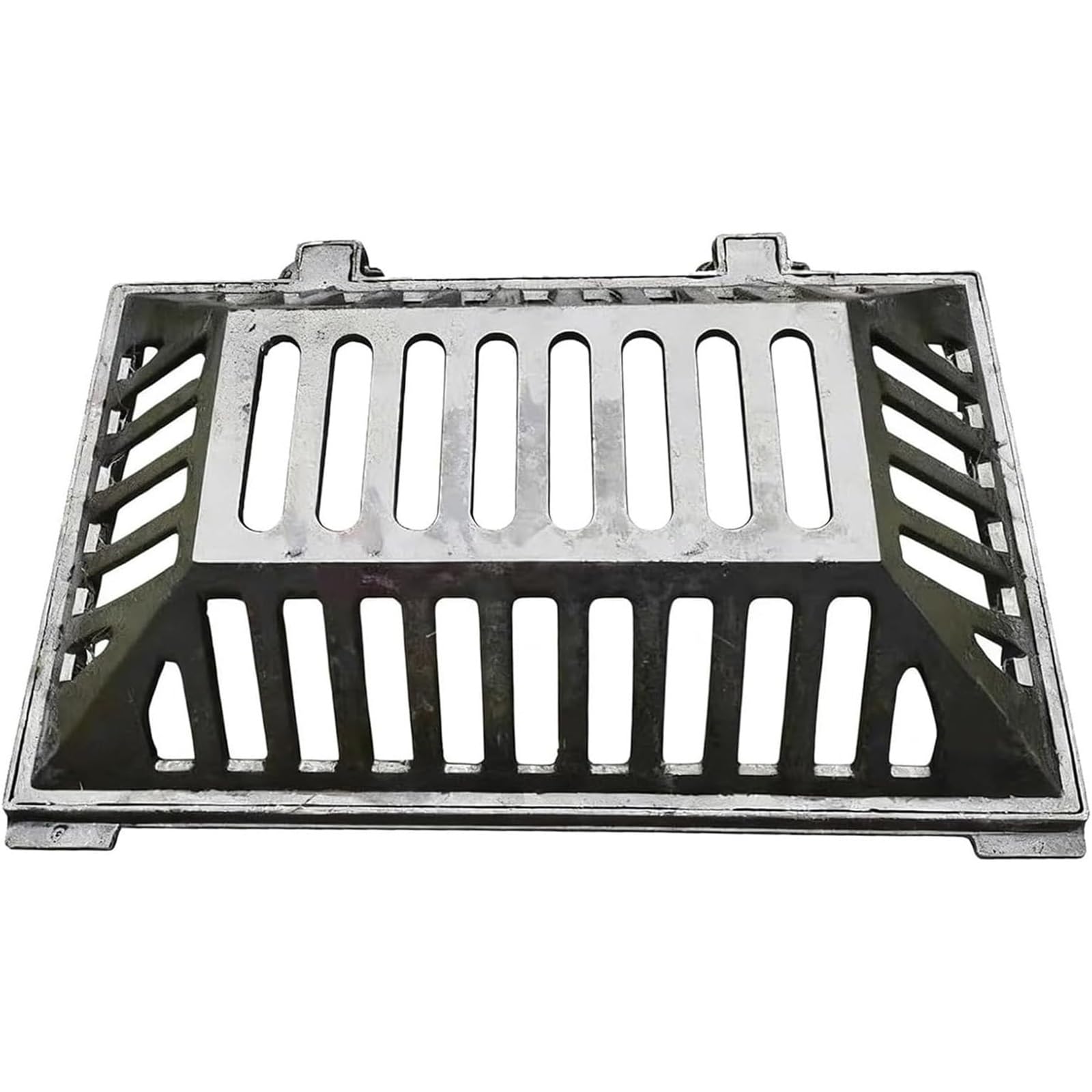 Couvercle en fer ductile pour sublimer les cours, jardins et espaces verts paysagers