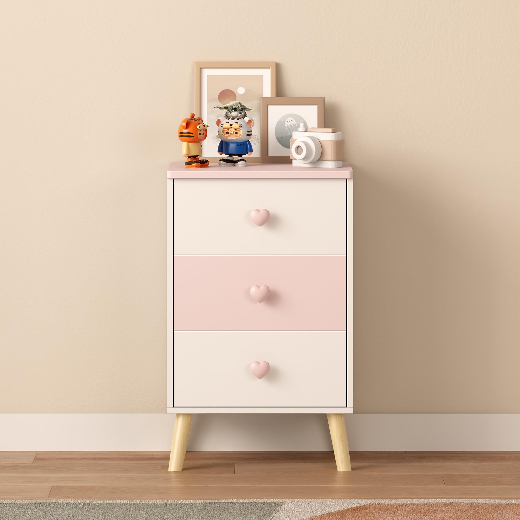 [en.casa] Mesita de Noche Infantil Sandnes Cajonera Mesa Auxiliar para Niños con 3 Cajones Pomo en Forma de Corazón para Habitación Infantil Sala de Juegos MDF/Pino 62 x 38 x 30 cm - Blanco/Rosa