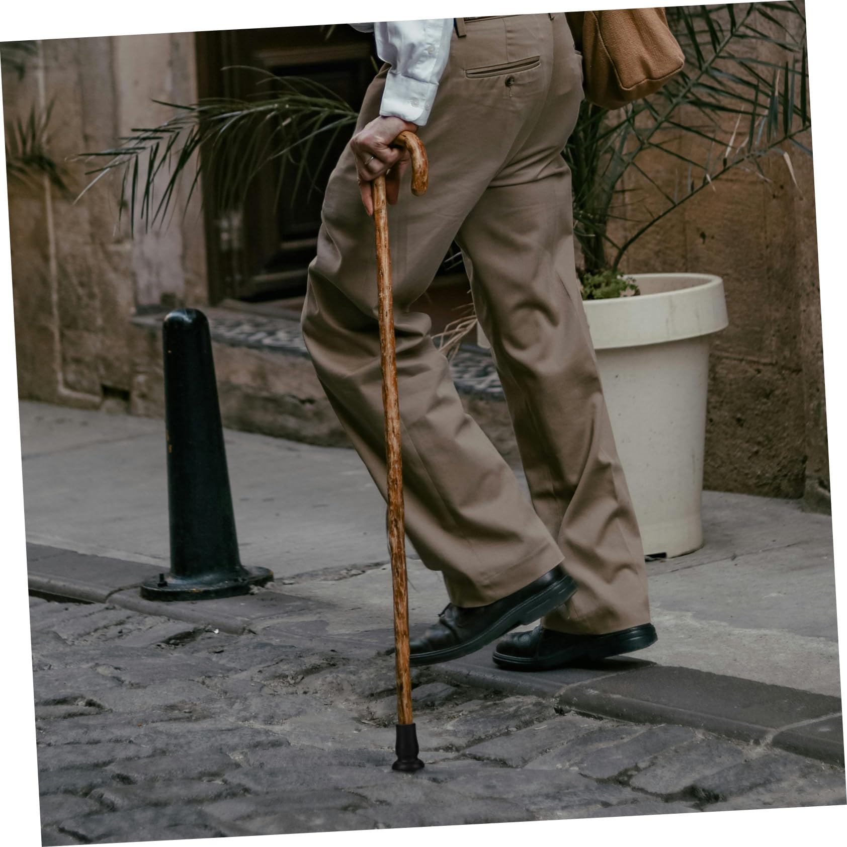 COLLBATH 4pcs Crutch Pads Climbing Pole Pad Hiking Pole Tip Walking Cane Tip Hiking Stick Accessories Tripod Trekking Pole Tip Walking Stick Tips Crutch End Mat Cane Tips Black Rubber