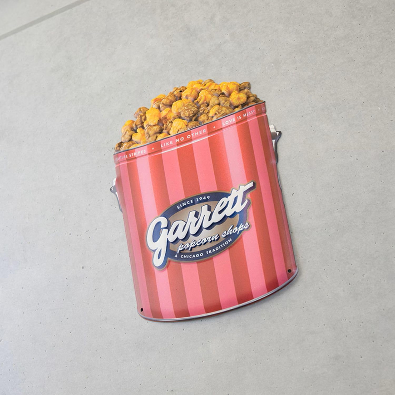 Akizuki Boeki Antique Embossed Plate Garrett Popcorn Shops (Popcorn Shops) Garrett Popcorn Shops W9.1 x H11.8 inches (W23 x H30 cm) HLHT24393B