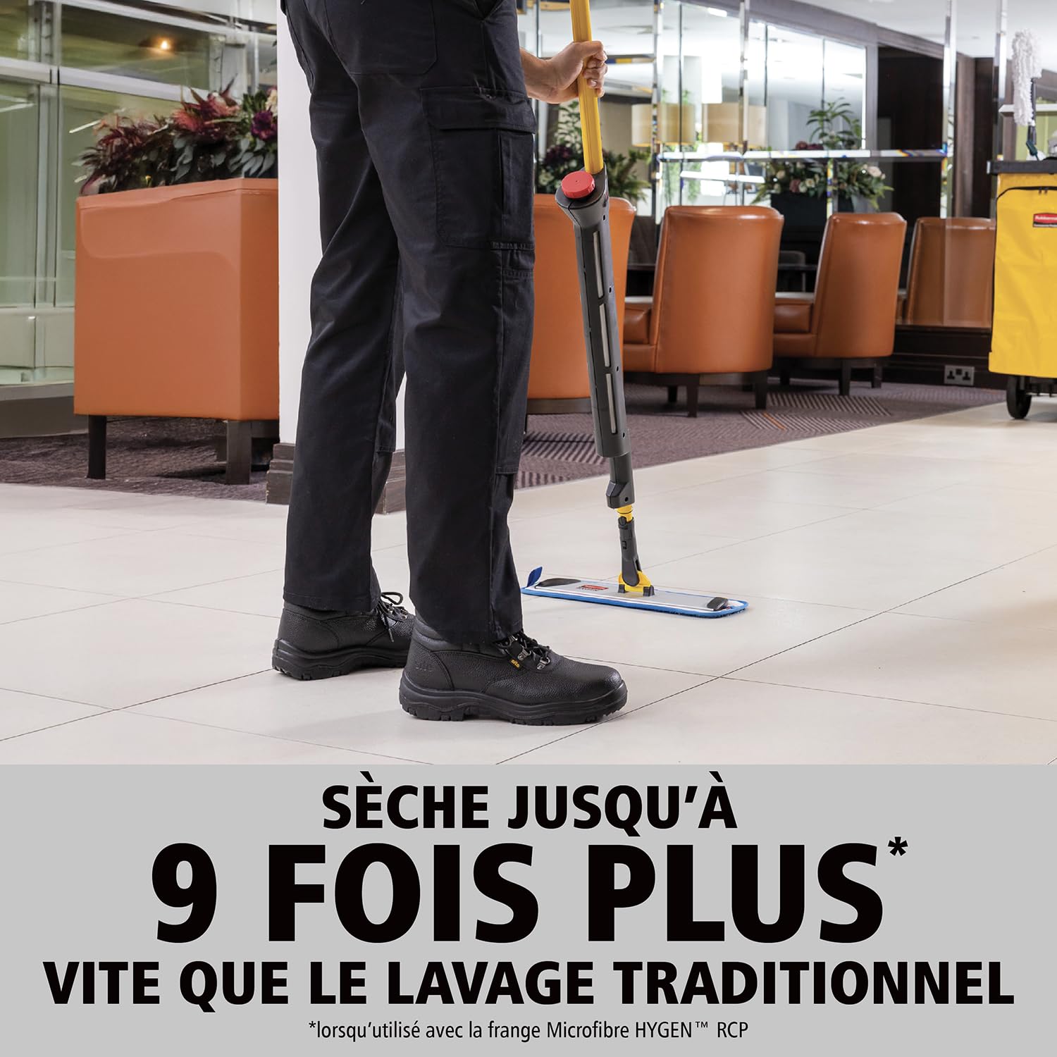 Rubbermaid Commercial Products Hygen Pulse – Kit de Serpillière à Pulvérisation en Microfibre | Réservoir Intégré et 2 Franges | Jaune