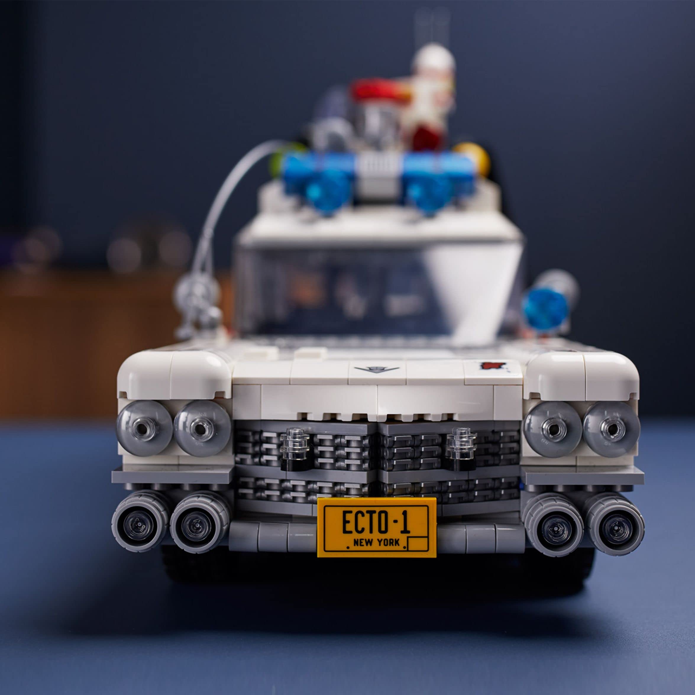 LEGO 10274 Icons ECTO-1 Ghostbusters, Macchina Grande da Collezione, Modellino da Costruire, Set da Esposizione per Adulti