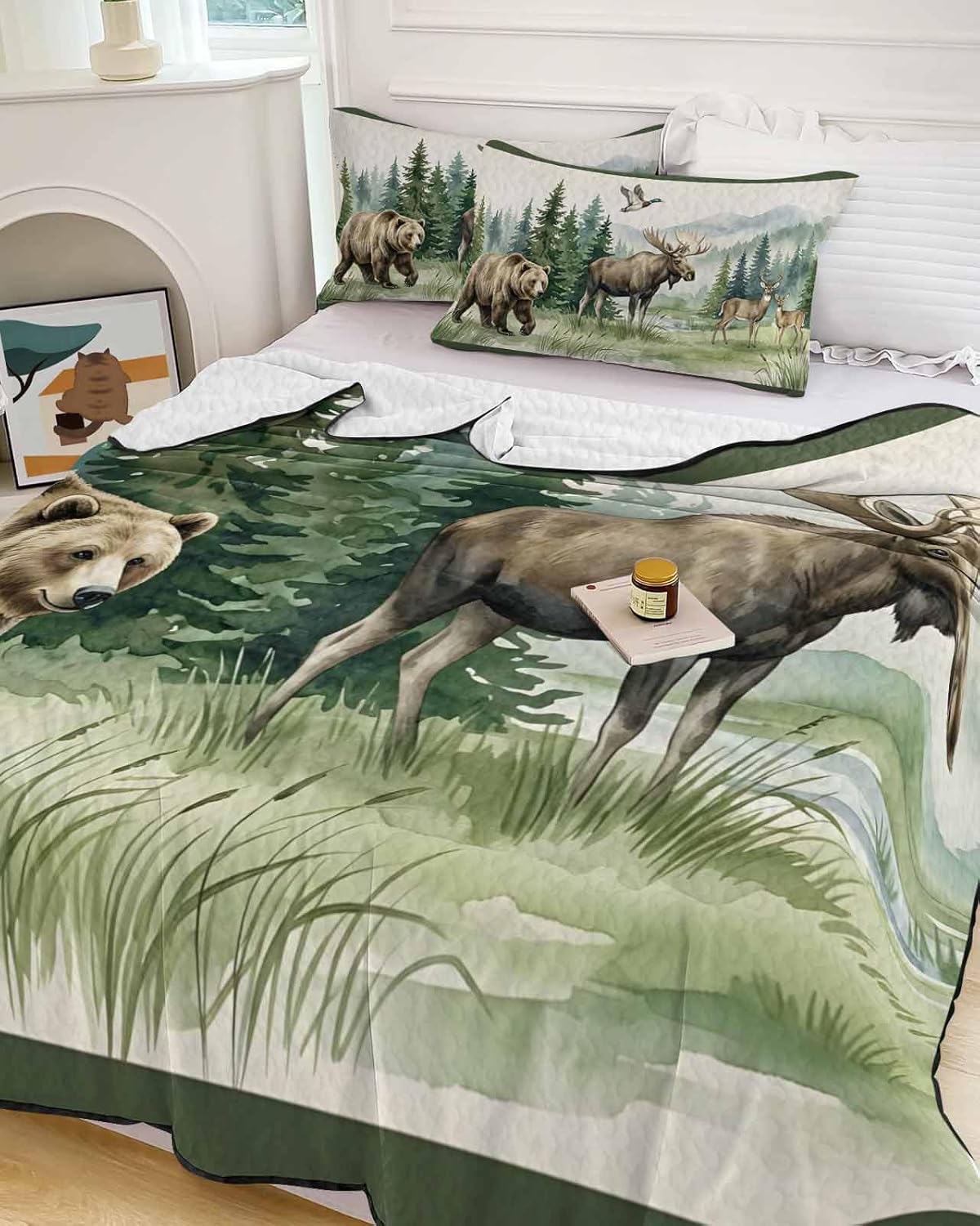 King Size Quilt Set, Retro Animal Bear Moose Lightweight Bedspread Coverlet Set Soft Microfiber Summer Quilt with 2 Pillow Shams, Green Pine Trees 3 Piece Comforter Bedding Set
