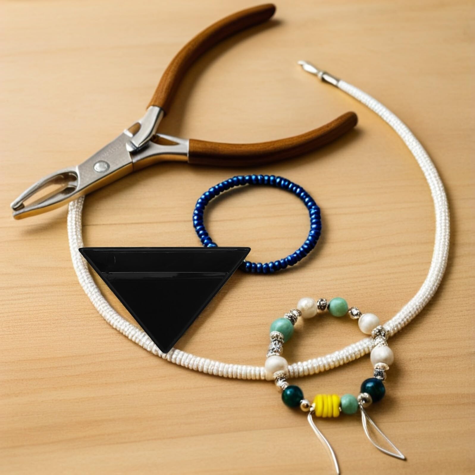 30 Stück 30 Stück Dreieckiges Plastik Organizer für Schmuckperlen und Diamantkunst Stapelbare Aufbewahrungsschalen für Nagelkunst Bastelzubehör und Strasssteine Schwarz