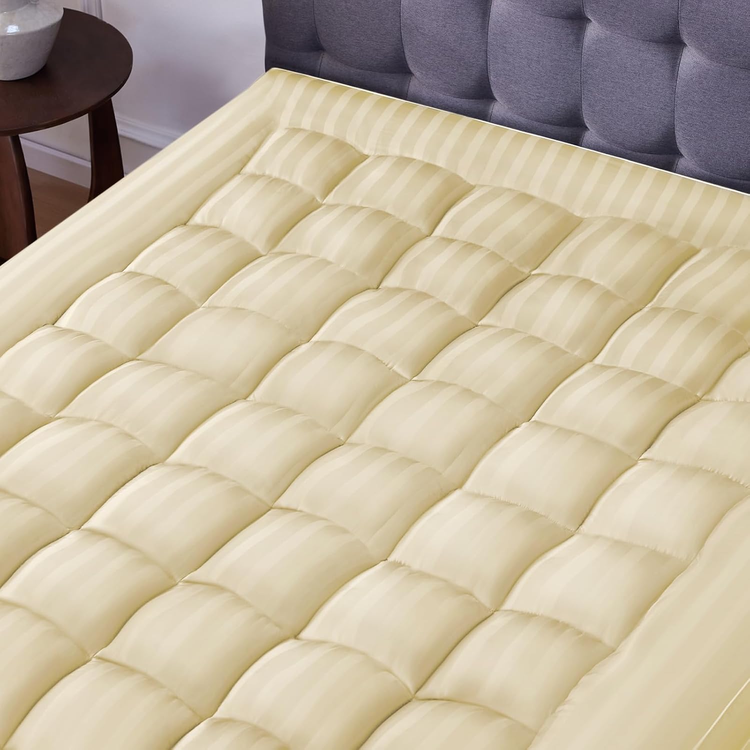 Mattress Topper Queen, Extra Thick Cooling Mattress Pad Cover for Back Pain, Breathable Mattress with 8-21" Deep Pocket, 5D Snow Down Alternative Overfilled Plush Pillow 60"x80" Beige