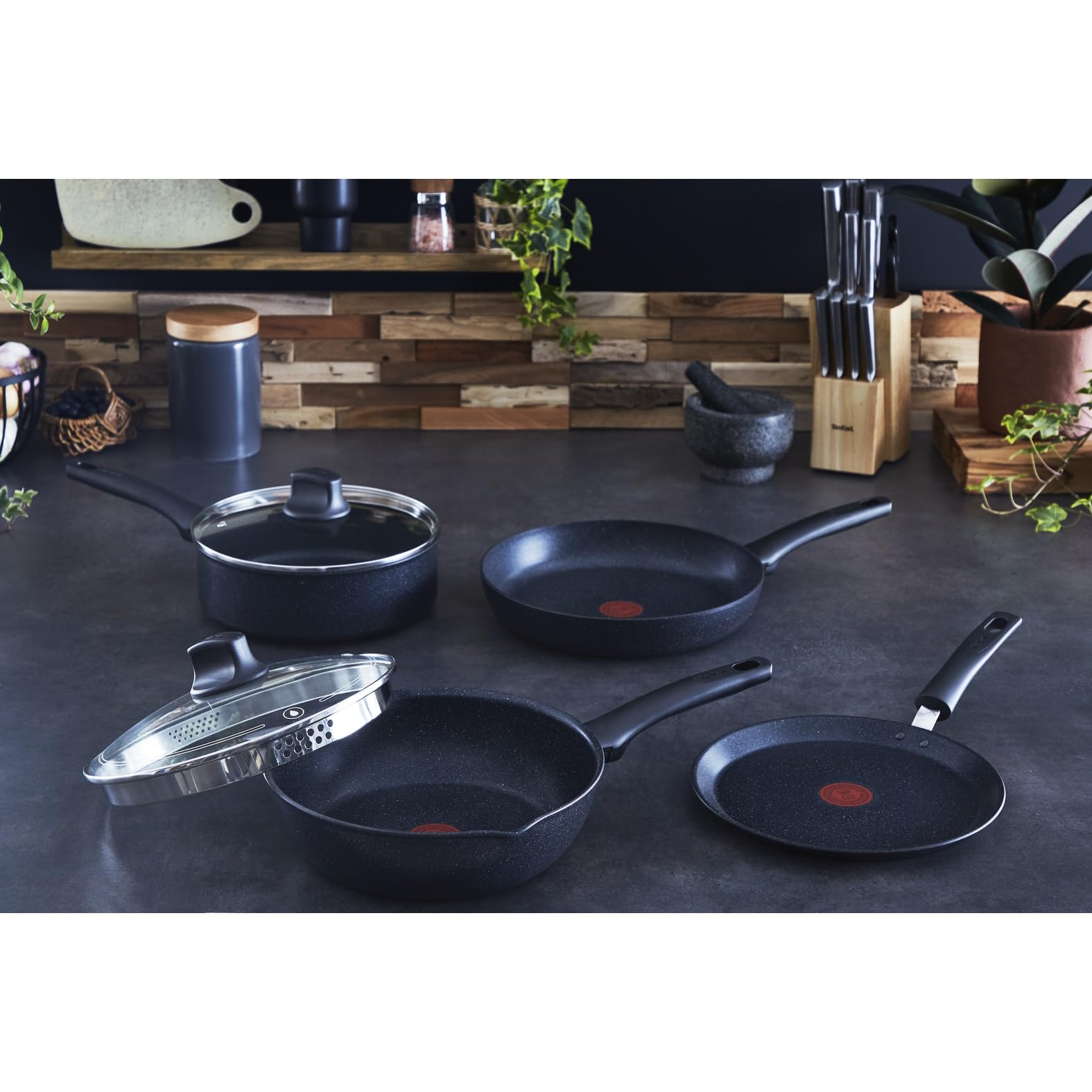 Tefal Black Stone Wokpfanne Induktion 28 cm, Mineralia+ Antihaftversiegelung, Thermo-Signal bei idealer Brattemperatur, gesund Kochen, für alle Herdarten geeignet, Stone-Effekt, schwarz, G28119