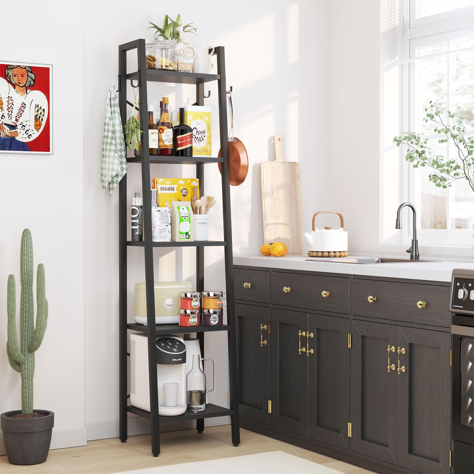 YMYNY 160CM Scaffale a Scala con 4 Ganci, Libreria a 5 Ripiani, Scaffale Portaoggetti, per Soggiorno Camera da Letto Cucina Studio, Stile Industriale, Struttura in Metallo, Nero HBC025B