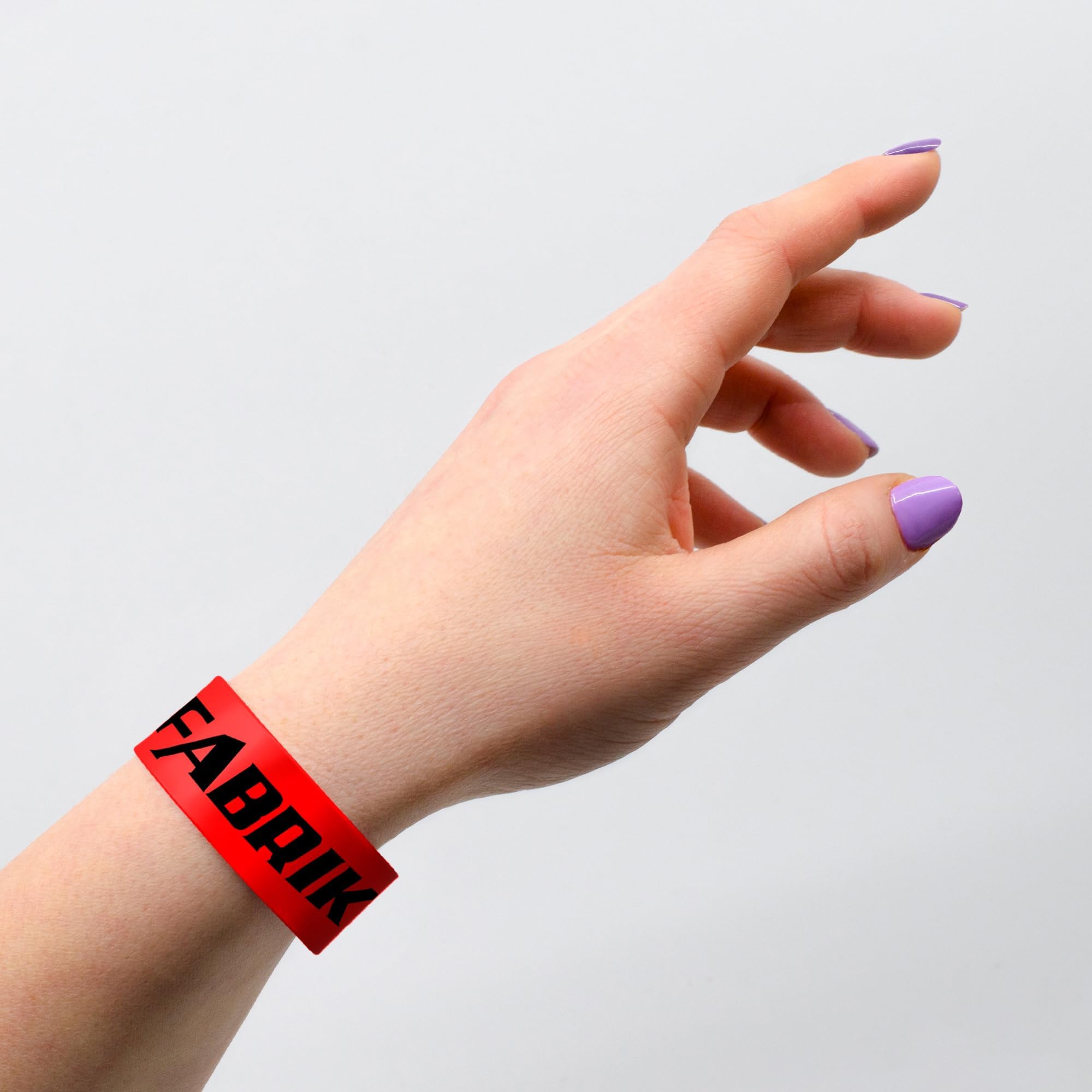 Bracelets du Vinyle Evenementiel avec Une Impression Personnalisée 19 x 255 mm - 100 Pieces Bracelet Identification de Festival - Autocollant et Imperméable | Bandes d'entrée pour événements et fêtes avec texte/logo personnalisés - Bracelets étanches pour