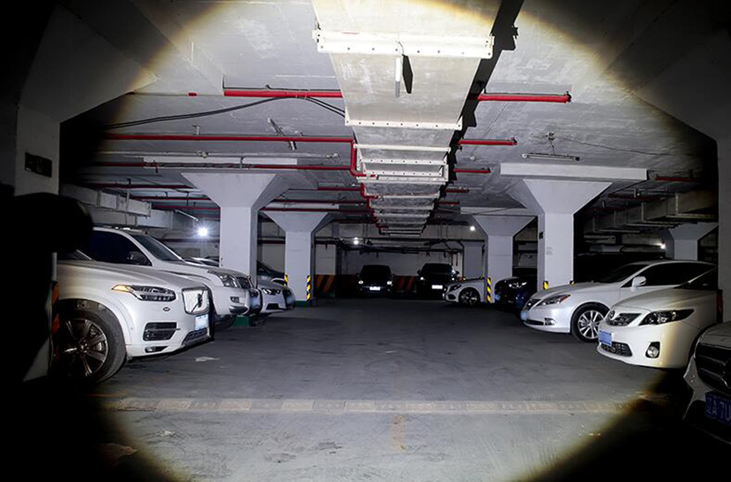 Ładowane latarki LED o wysokich lumenach, 20000 lumenów, super jasna, z zoomem, wodoodporna latarka z bateriami w zestawie i 3 tryby, wydajna latarka ręczna na kemping w sytuacjach awaryjnych