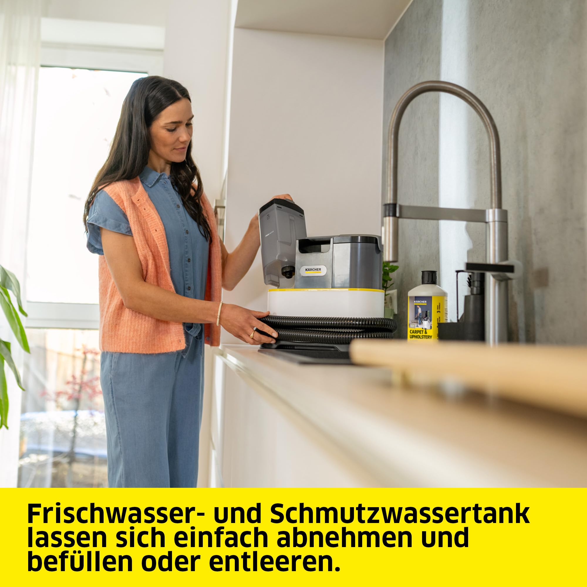 Kärcher Waschsauger SE 2 Spot Care, Aufnahmeleistung: 450 W, Frischwassertank: 1,5 l, Fläche: 2,89 m2, Gewicht: 4,2 kg, Sprühsaugschlauch, Waschpolsterdüse, Fleckendüse und Reiniger RM 519